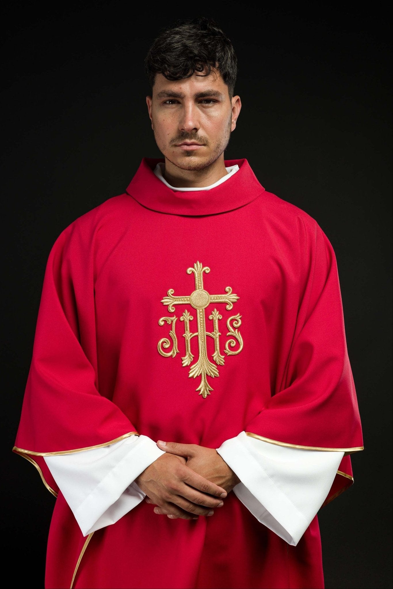 Casula ricamata Rossa con simbolo JHS KOR/255/02/12 - PERILPRETE.IT