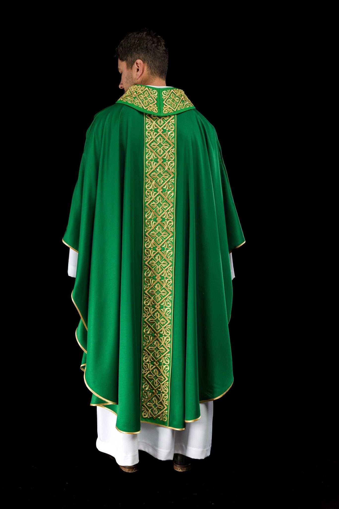 Casula riccamente ricamata con motivo floreale con croci verdi LE/7027/01 - PERILPRETE.IT