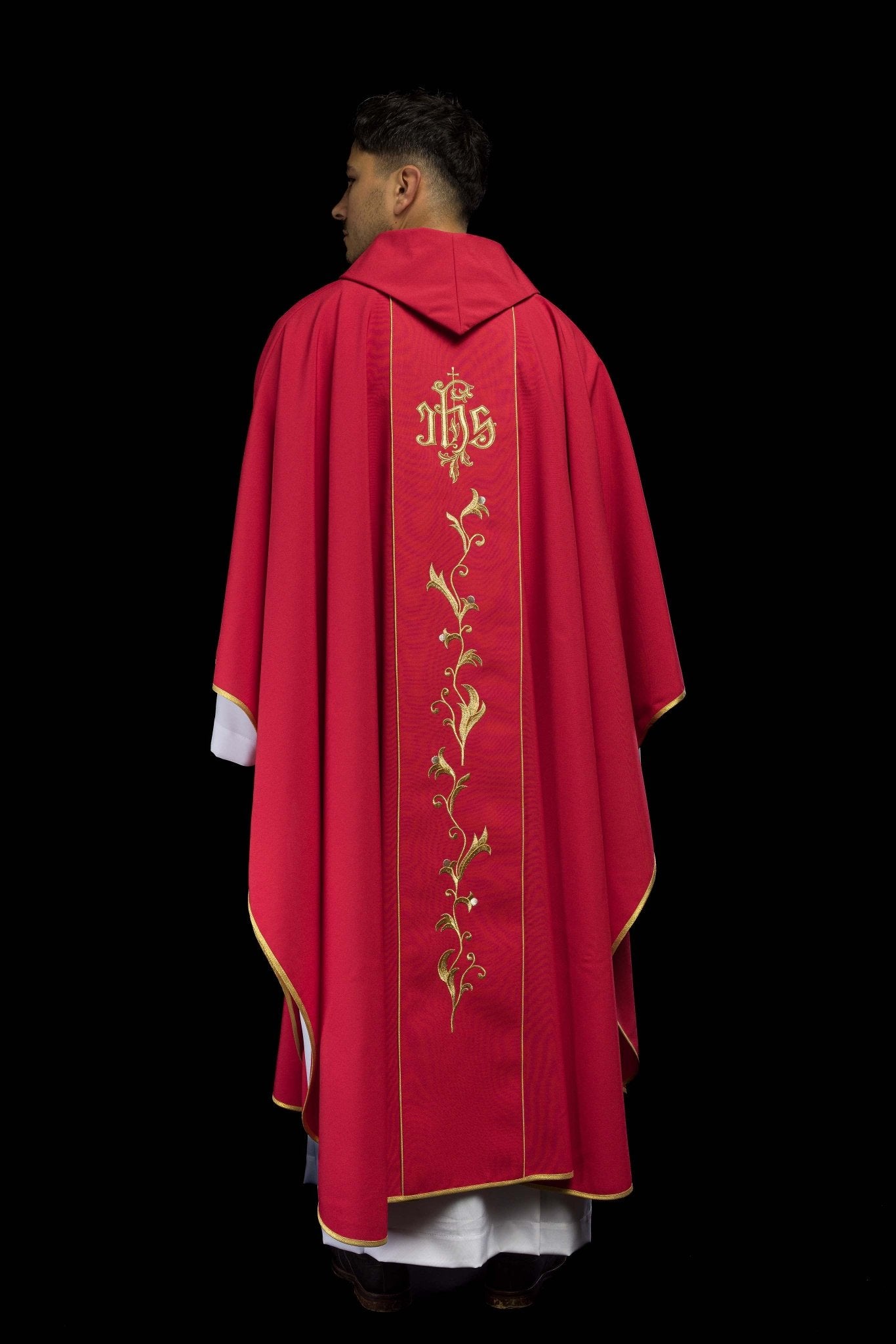 Casula romana Rossa ricamata con motivo IHS KOR/189/02/01 CZERWONY - PERILPRETE.IT