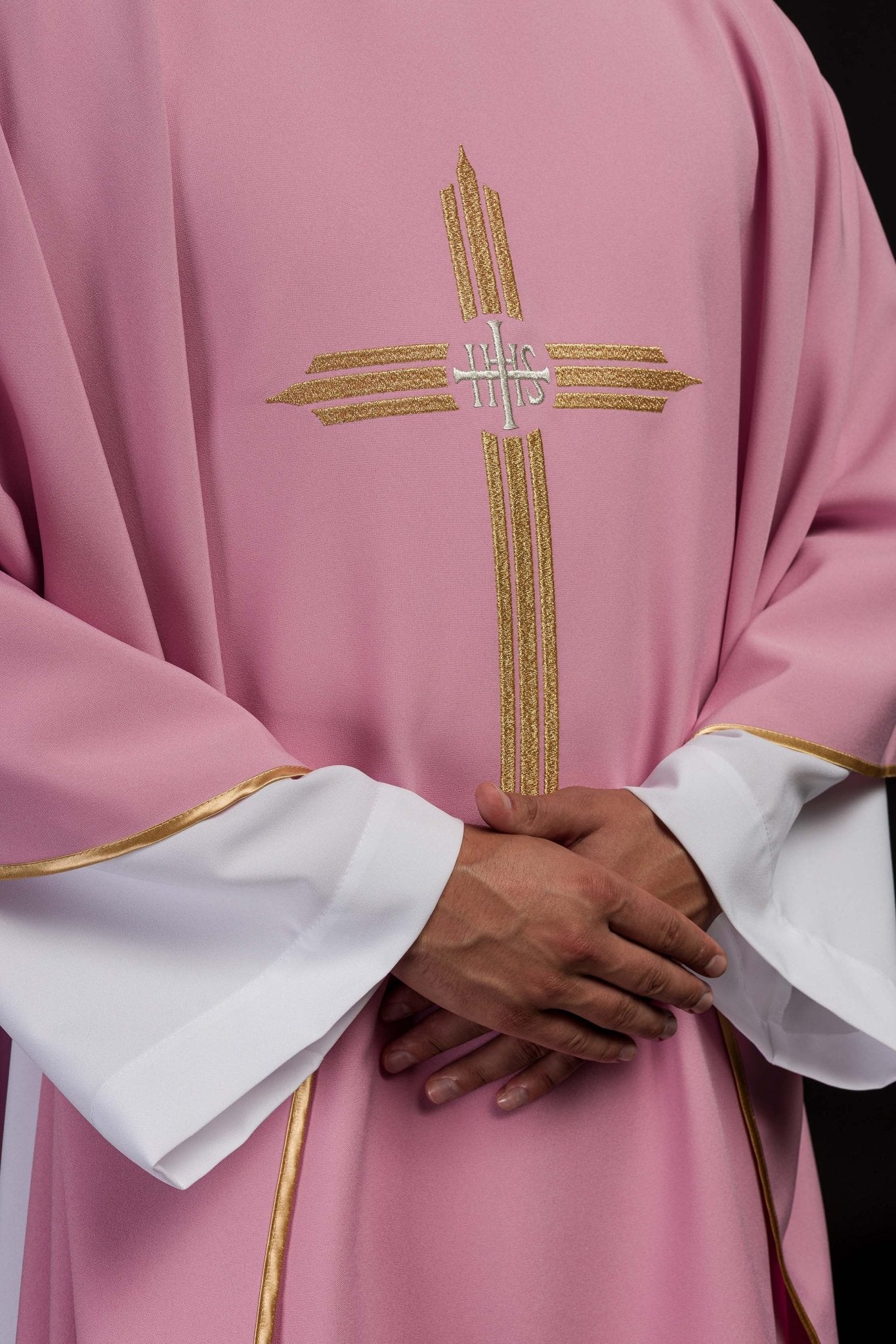 Casula Rosa con ricamo dorato IHS KOR/017/08/12 RÓŻ - PERILPRETE.IT