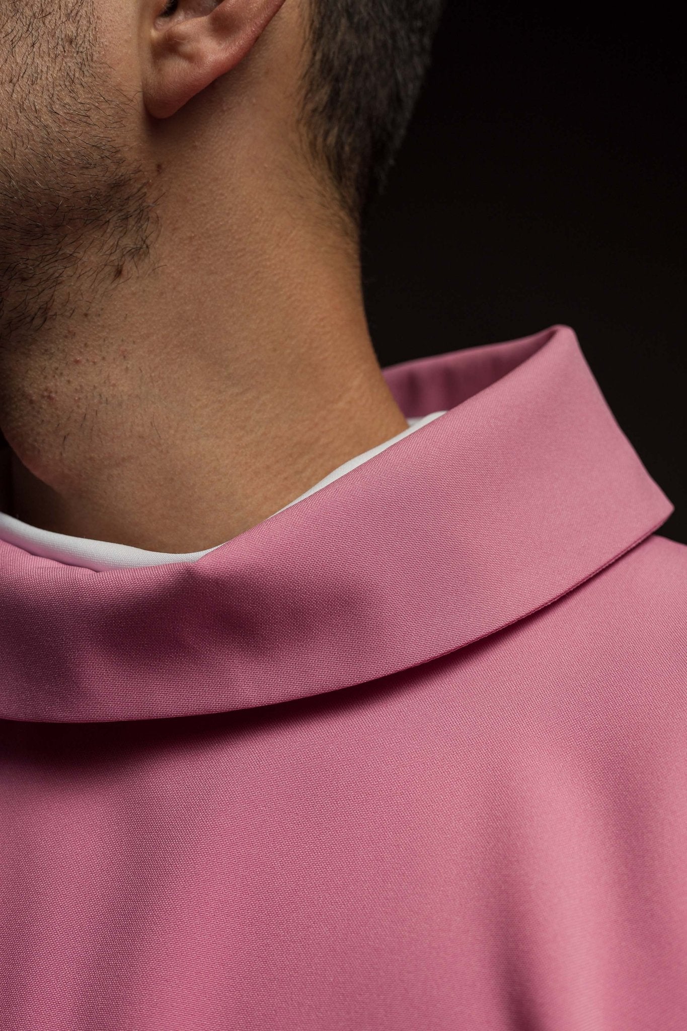 Casula rosa con ricamo IHS in rilievo KOR/255/08/12 - PERILPRETE.IT