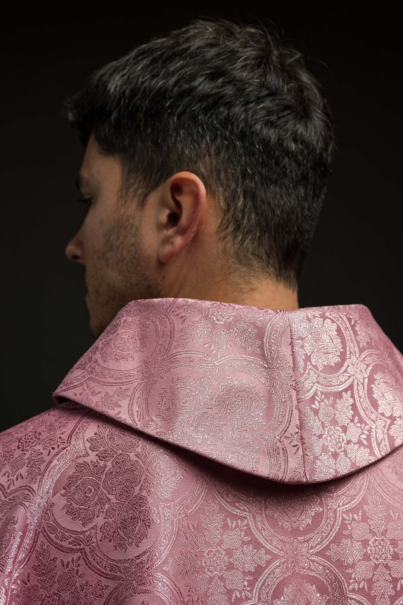 Casula rosa con una croce in tessuto fantasia KOR/403/08/11 - PERILPRETE.IT