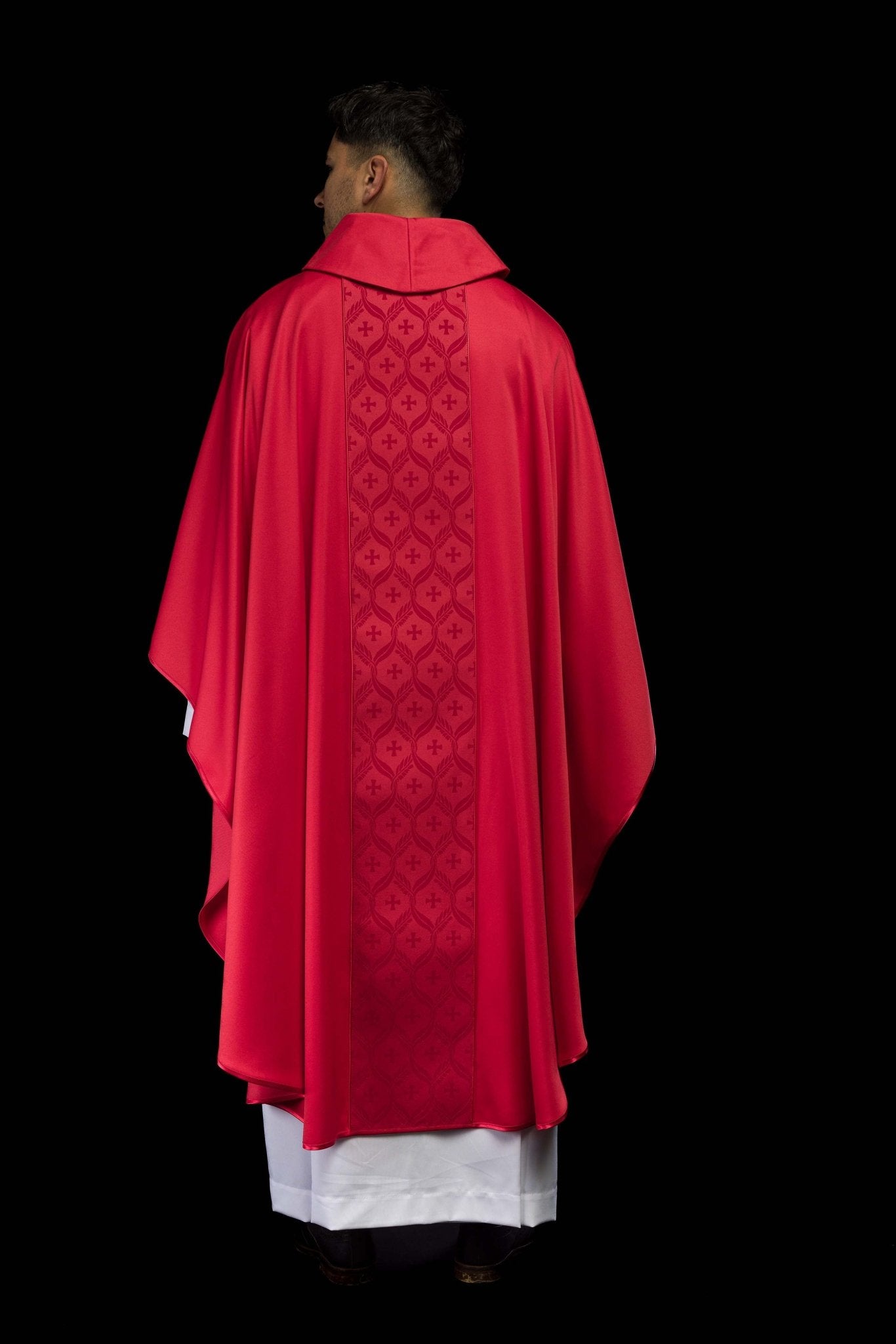 Casula rossa con banda jacquard decorata con croci KOR/402/02/53 - PERILPRETE.IT