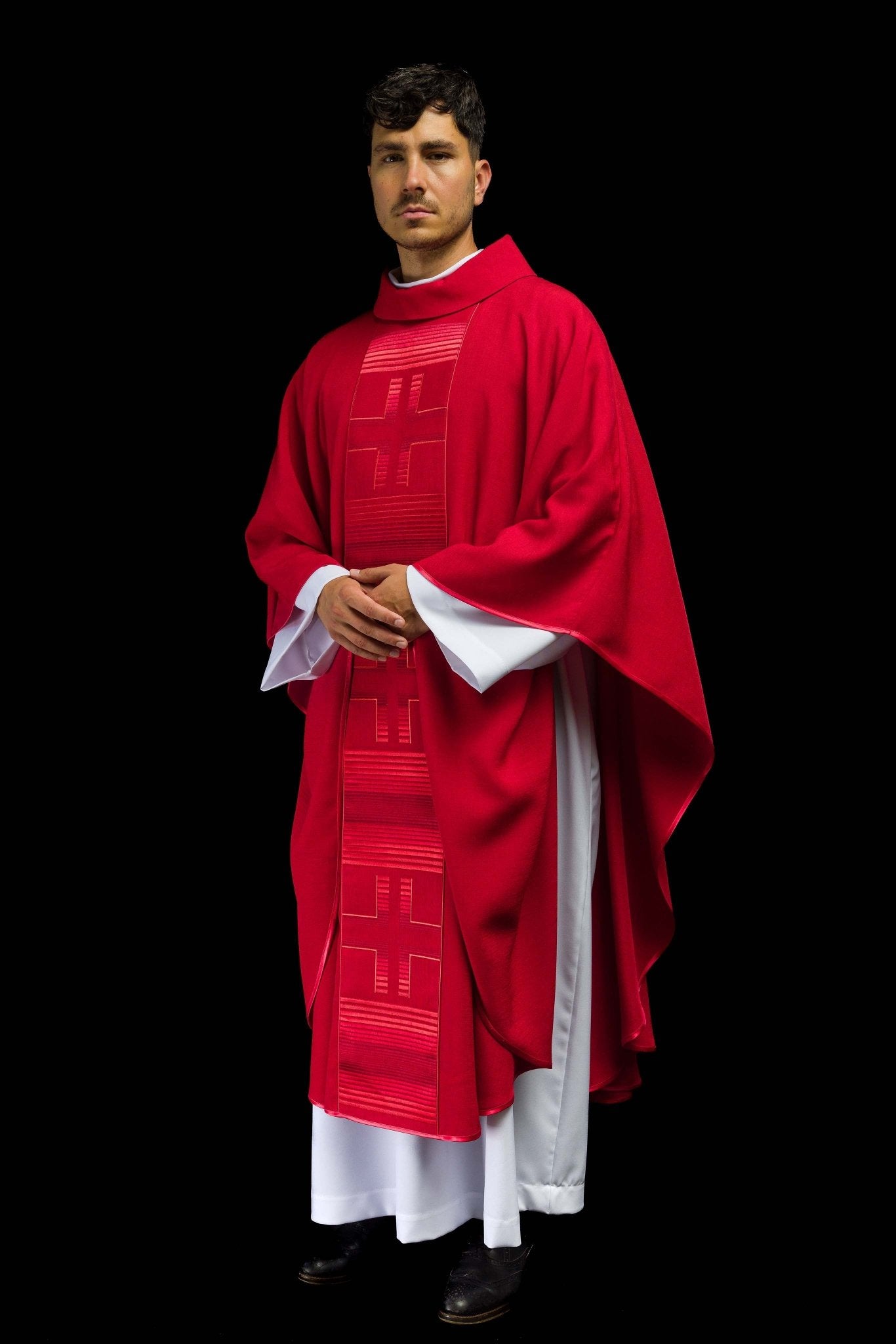 Casula rossa con decorazioni dorate HA7032-02 CZERWONY - PERILPRETE.IT