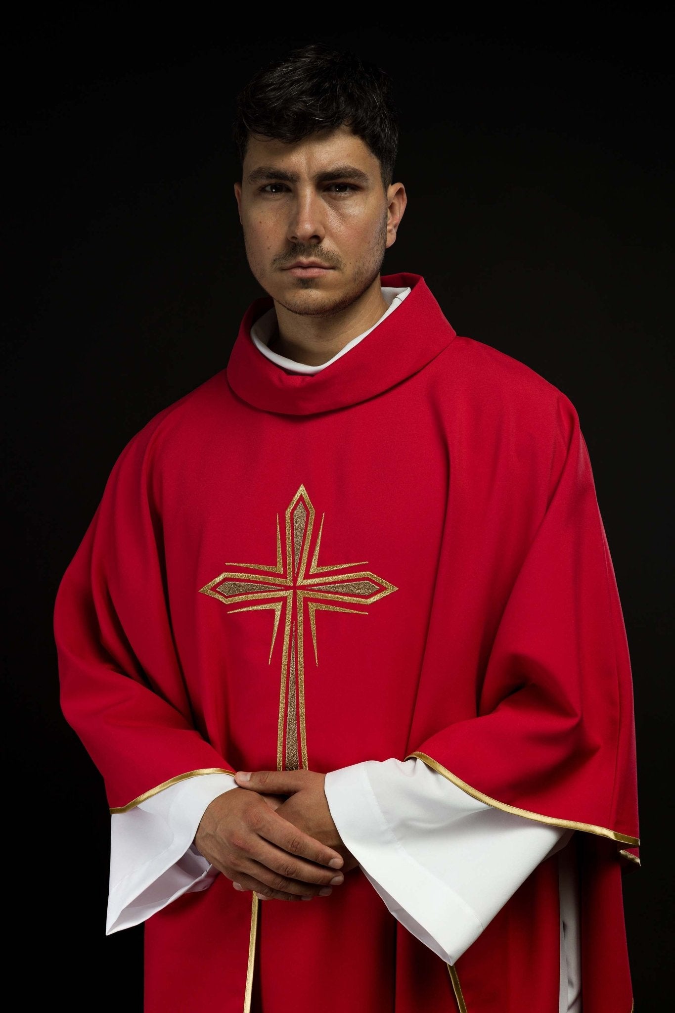 Casula Rossa con ricamo della Croce KOR/037/02/12 CZERWONY - PERILPRETE.IT