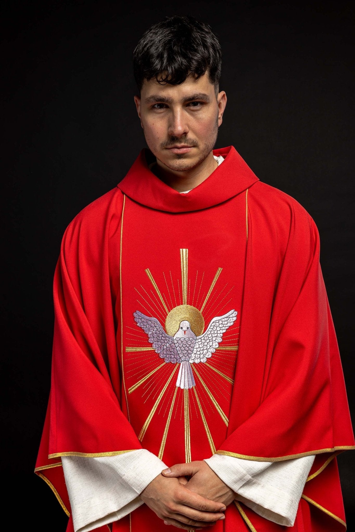 Casula Rosso ricamata con Spirito Santo KOR/015/02/01 CZERWONY - PERILPRETE.IT