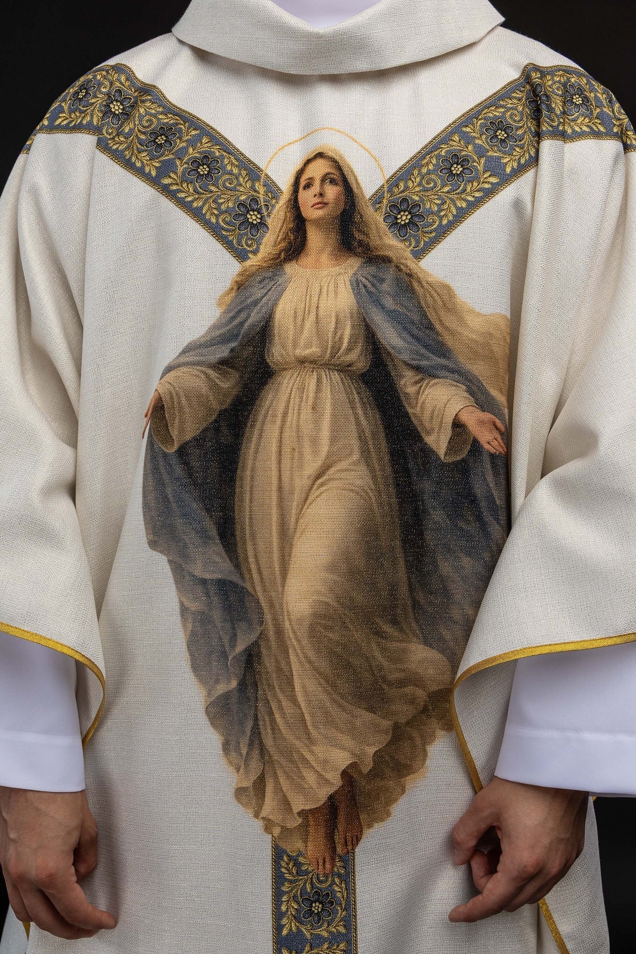 Casula stampata con l’immagine della Madonna Assunta KOD/7008/05/40 - PERILPRETE.IT