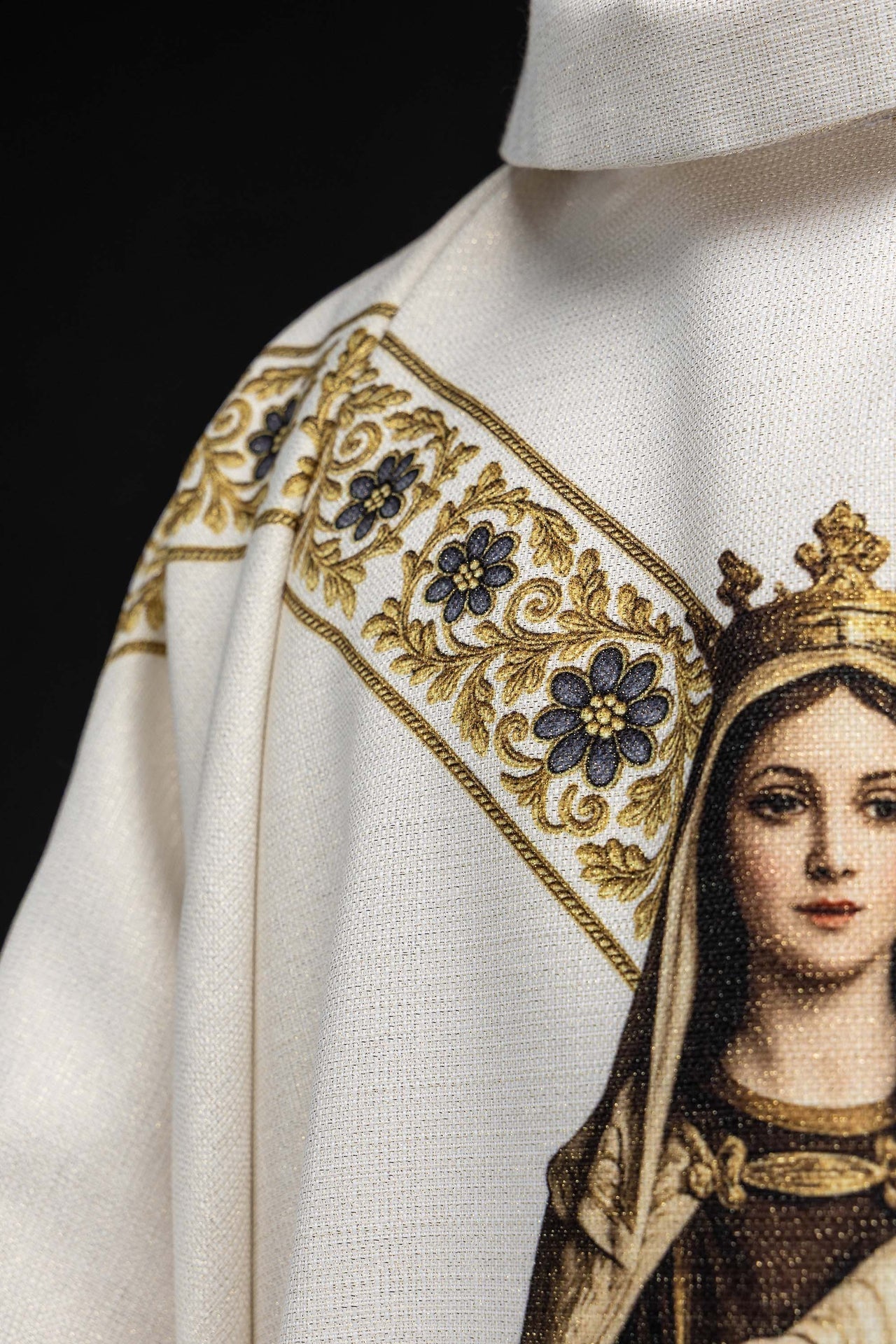 Casula stampata con l’immagine della Madonna del Carmine KOD/7004/05/40 - PERILPRETE.IT