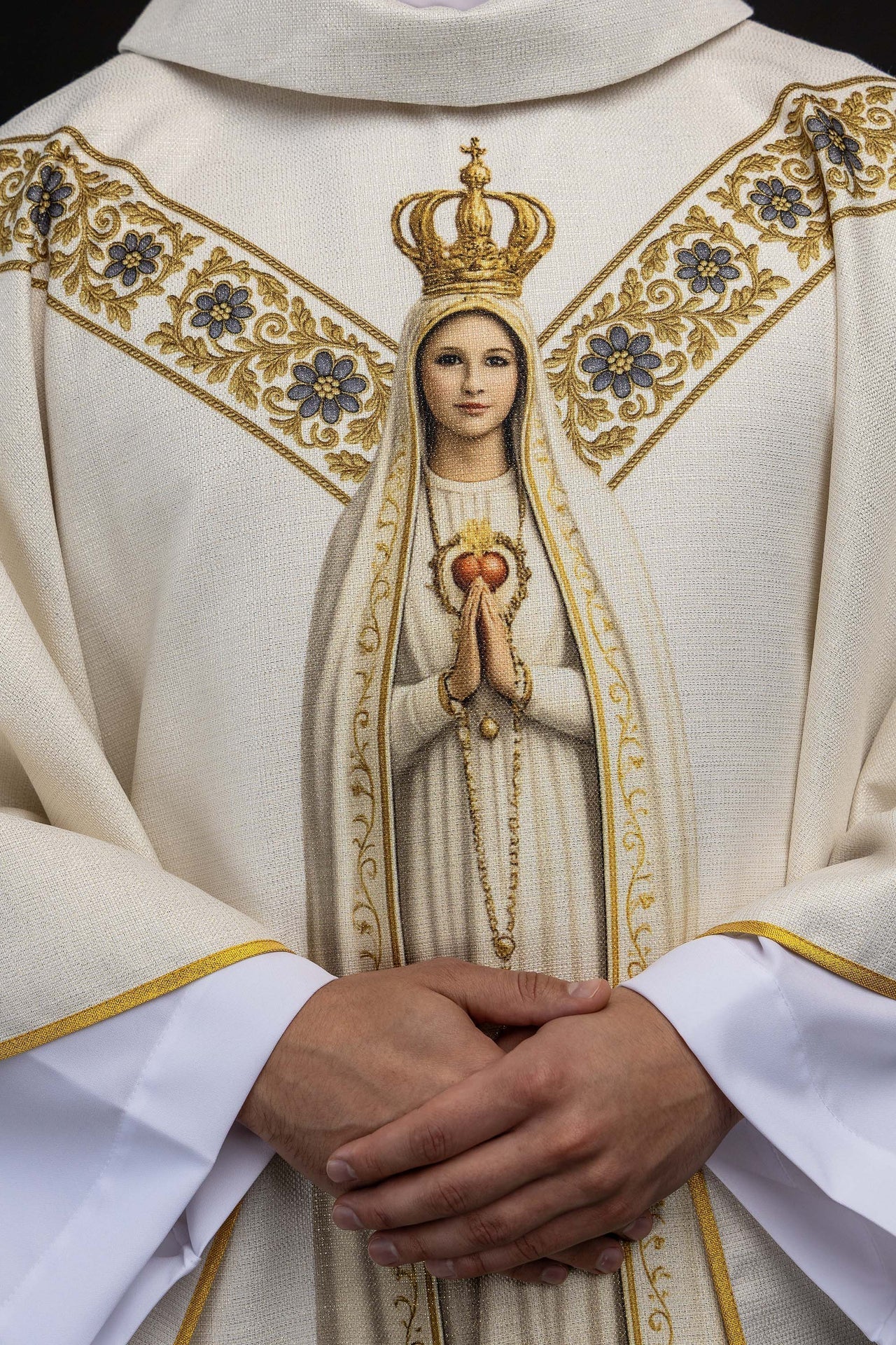 Casula stampata con l’immagine della Madonna di Fatima KOD/7011/05/40 - PERILPRETE.IT