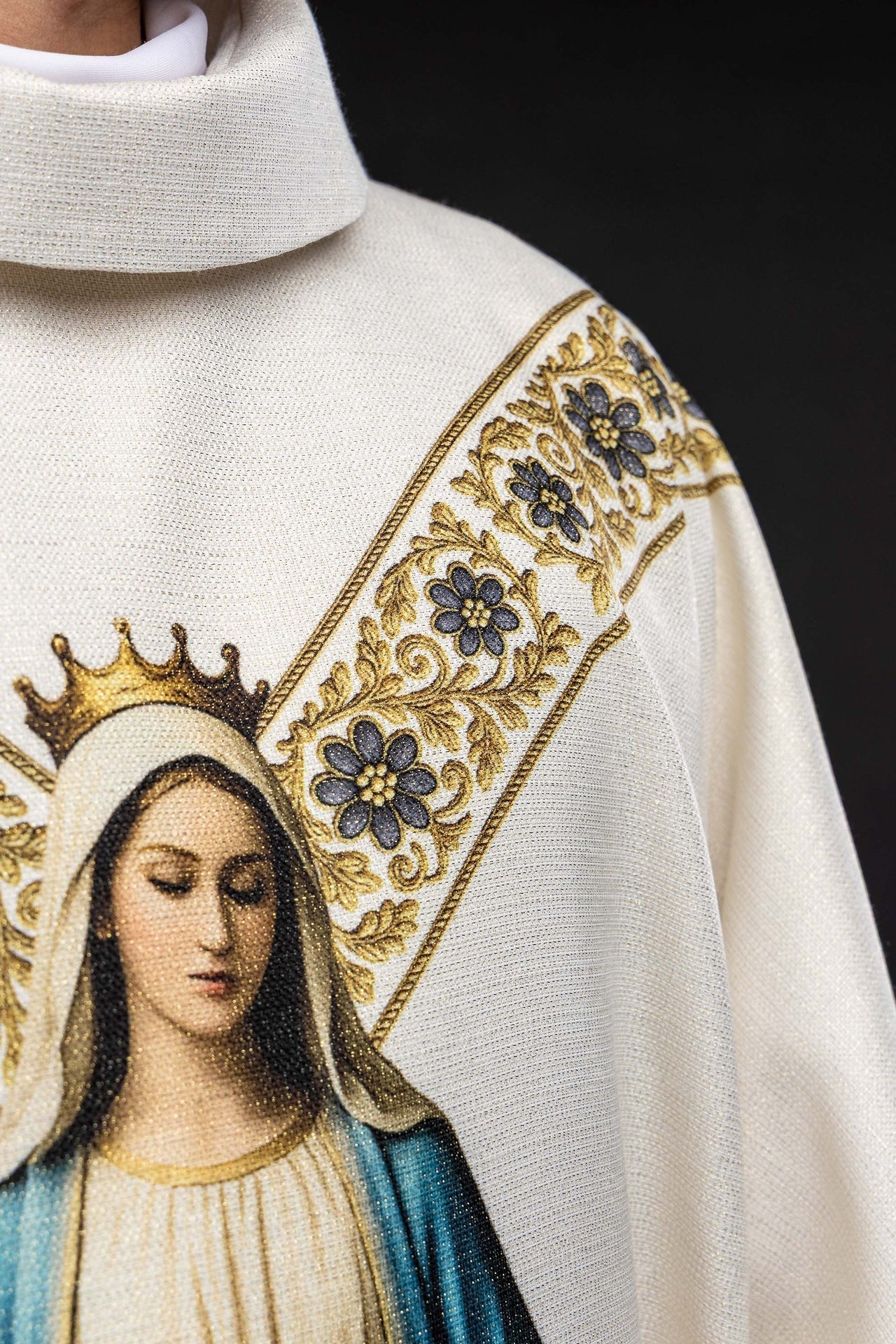 Casula stampata con l’immagine della Madonna Immacolata KOD/7007/05/40 - PERILPRETE.IT