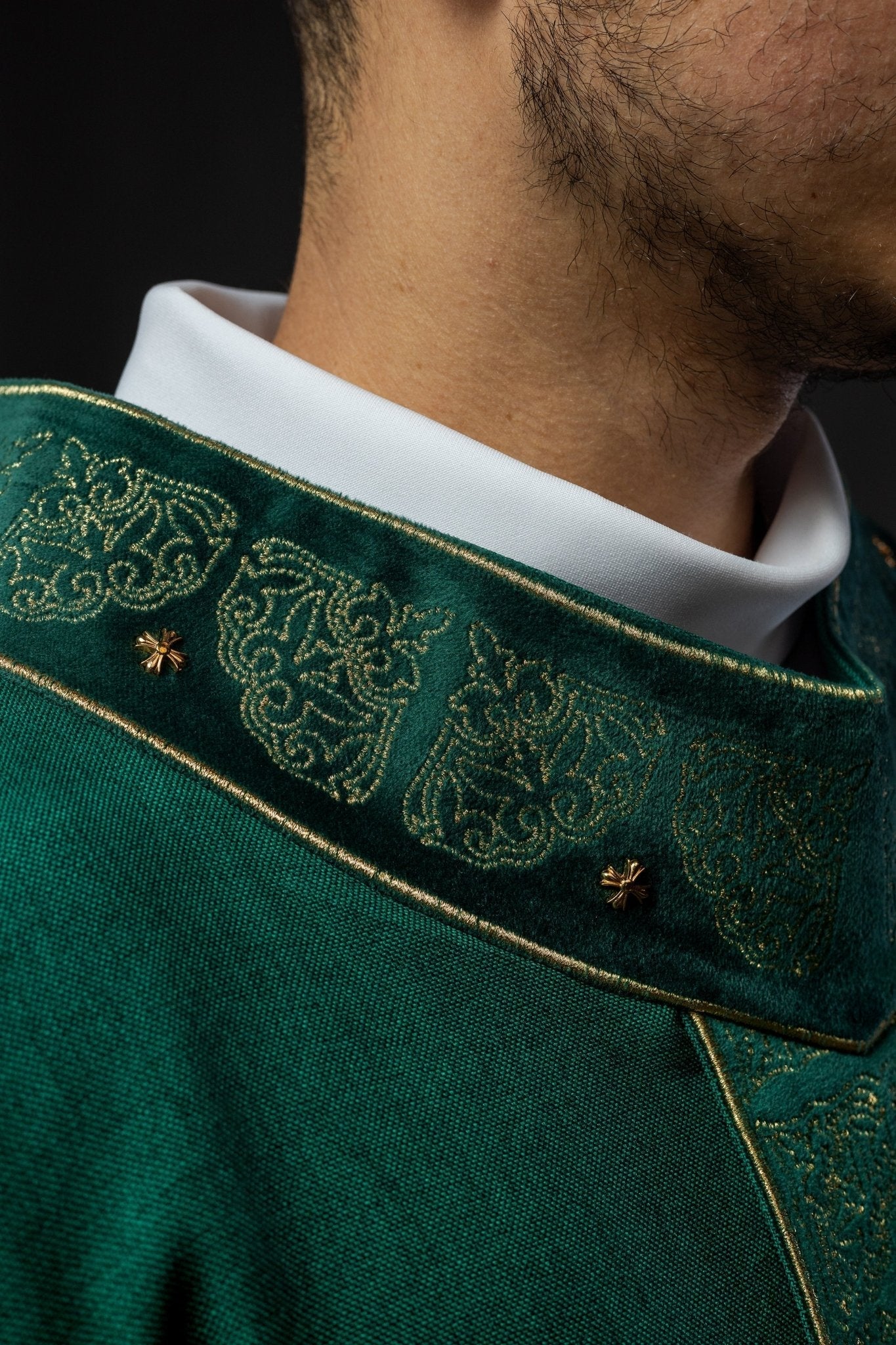 Casula verde con cintura e colletto ricamata S - 7057 - 01 - 70 - PERILPRETE.IT