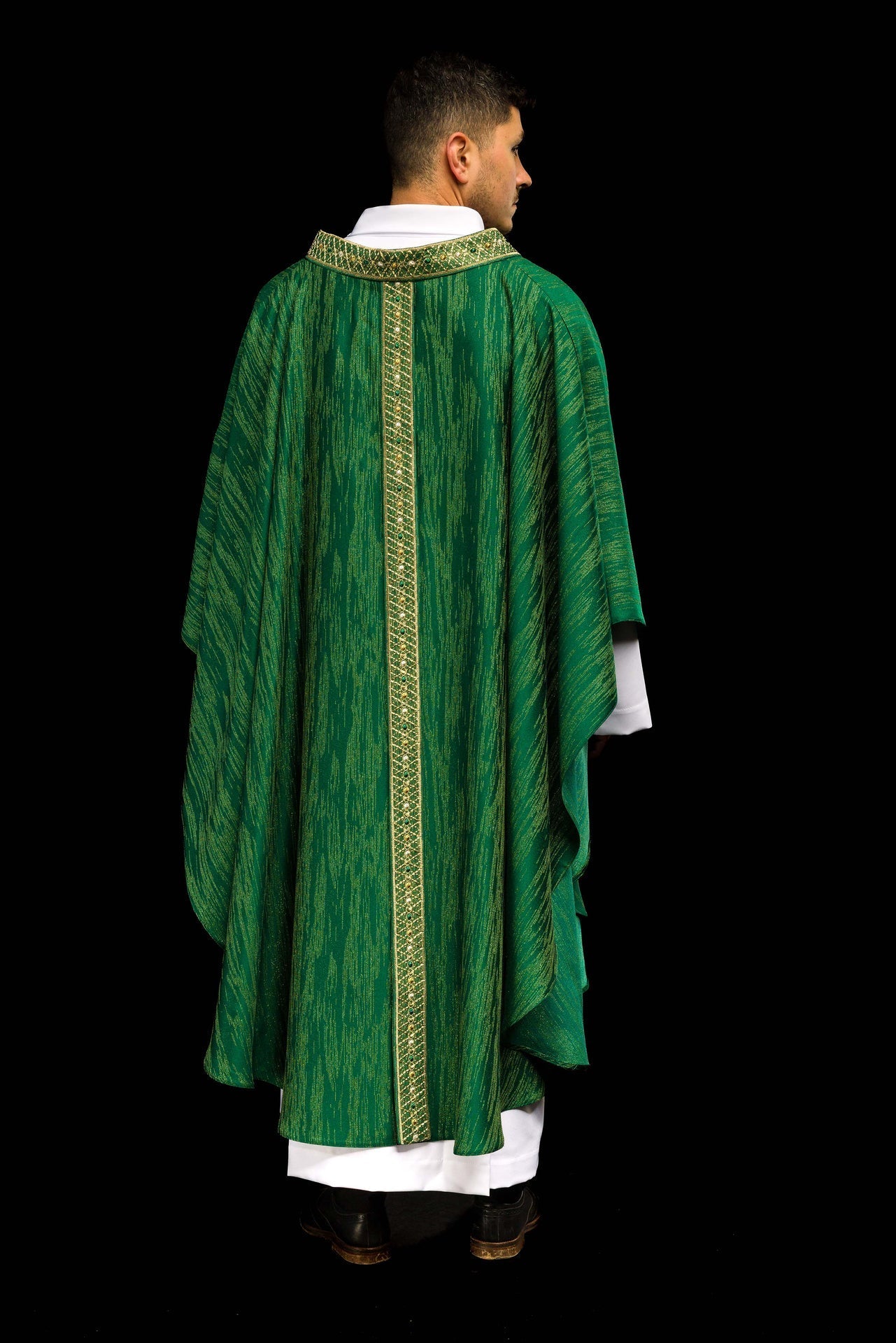 Casula verde con fascia e colletto ricamati LE/7033/01 - PERILPRETE.IT