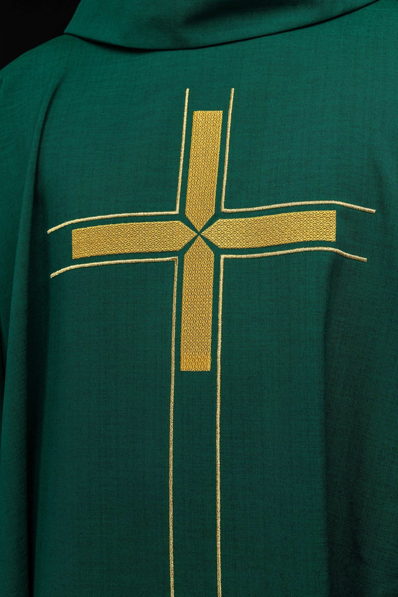 Casula verde con motivo di croce ricamato LE/7019/01 - PERILPRETE.IT