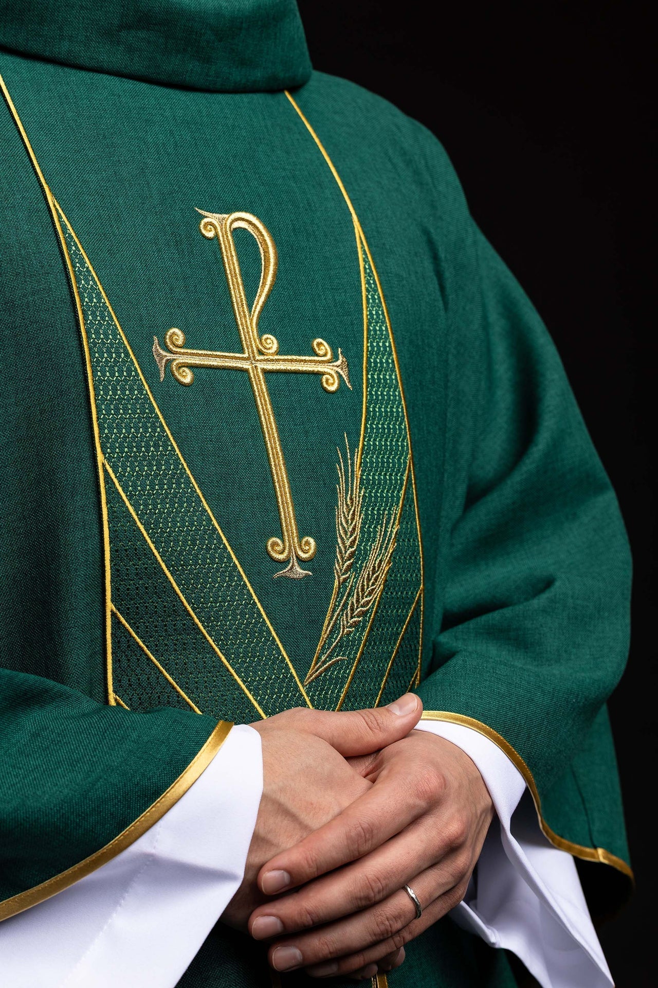 Casula verde con stolone ricamato Pax LE/7050/01 - PERILPRETE.IT