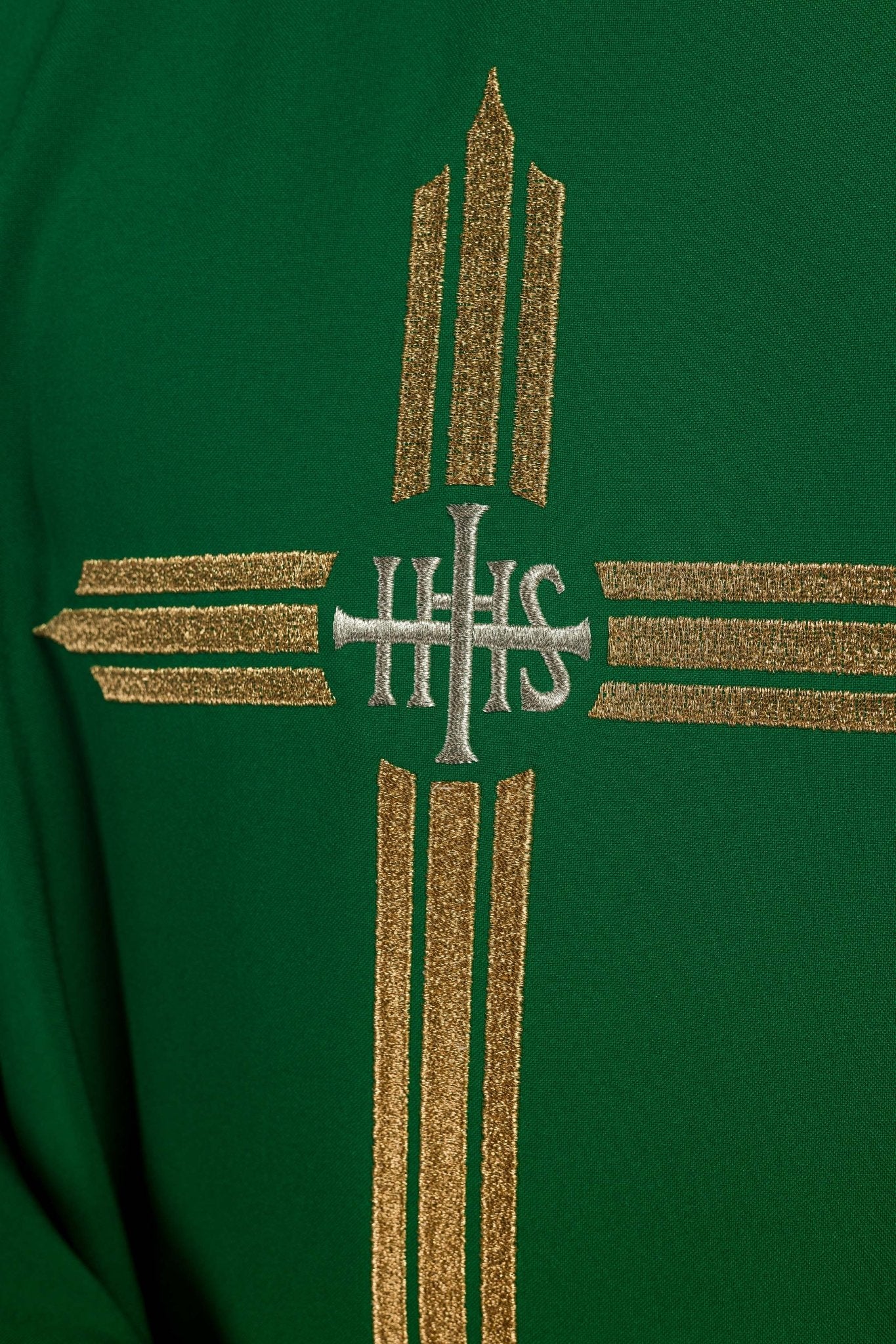 Casula Verde ricamata con Croce e IHS KOR/017/01/12 ZIELONY - PERILPRETE.IT