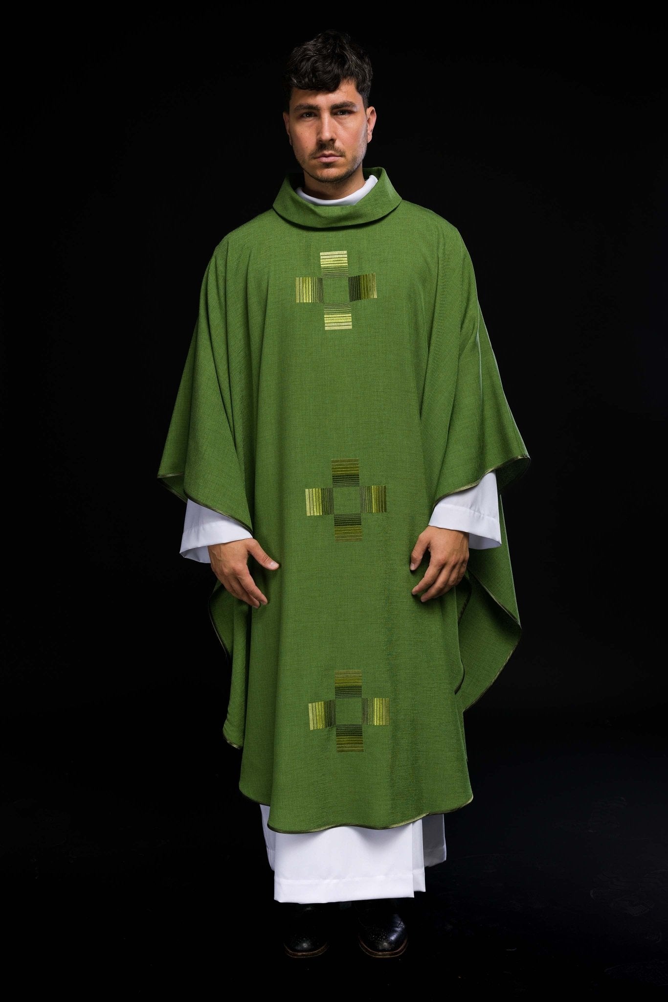 Casula verde ricamata con croci HA7033 - 01 ZIELONY - PERILPRETE.IT