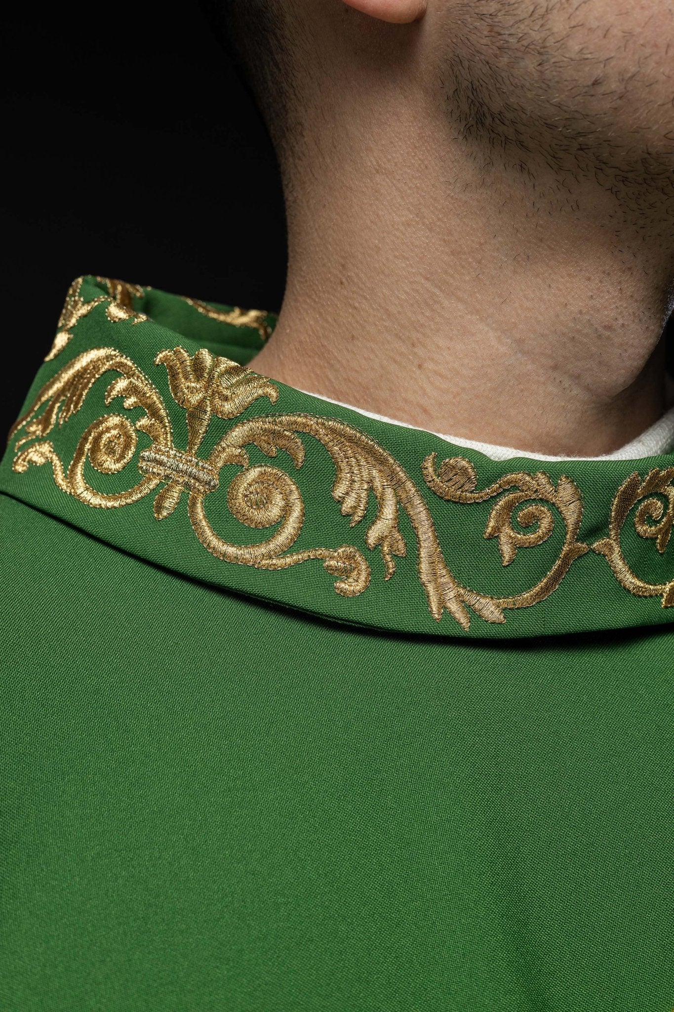 Casula Verde ricamata IHS KOR/157/01/01 ZIELONY - PERILPRETE.IT