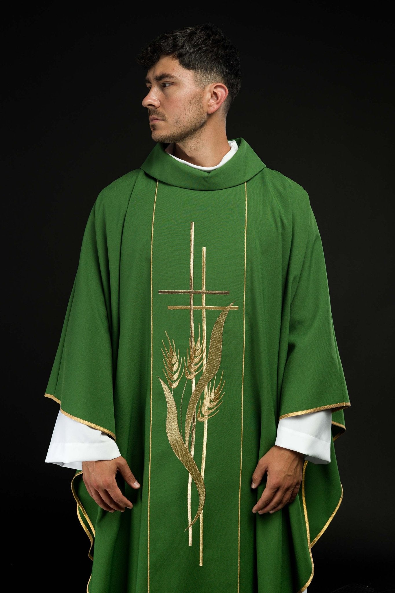 Casula Verde ricamato con motivi di Croce e Spighe KOR/114/01/01 ZIELONY - PERILPRETE.IT