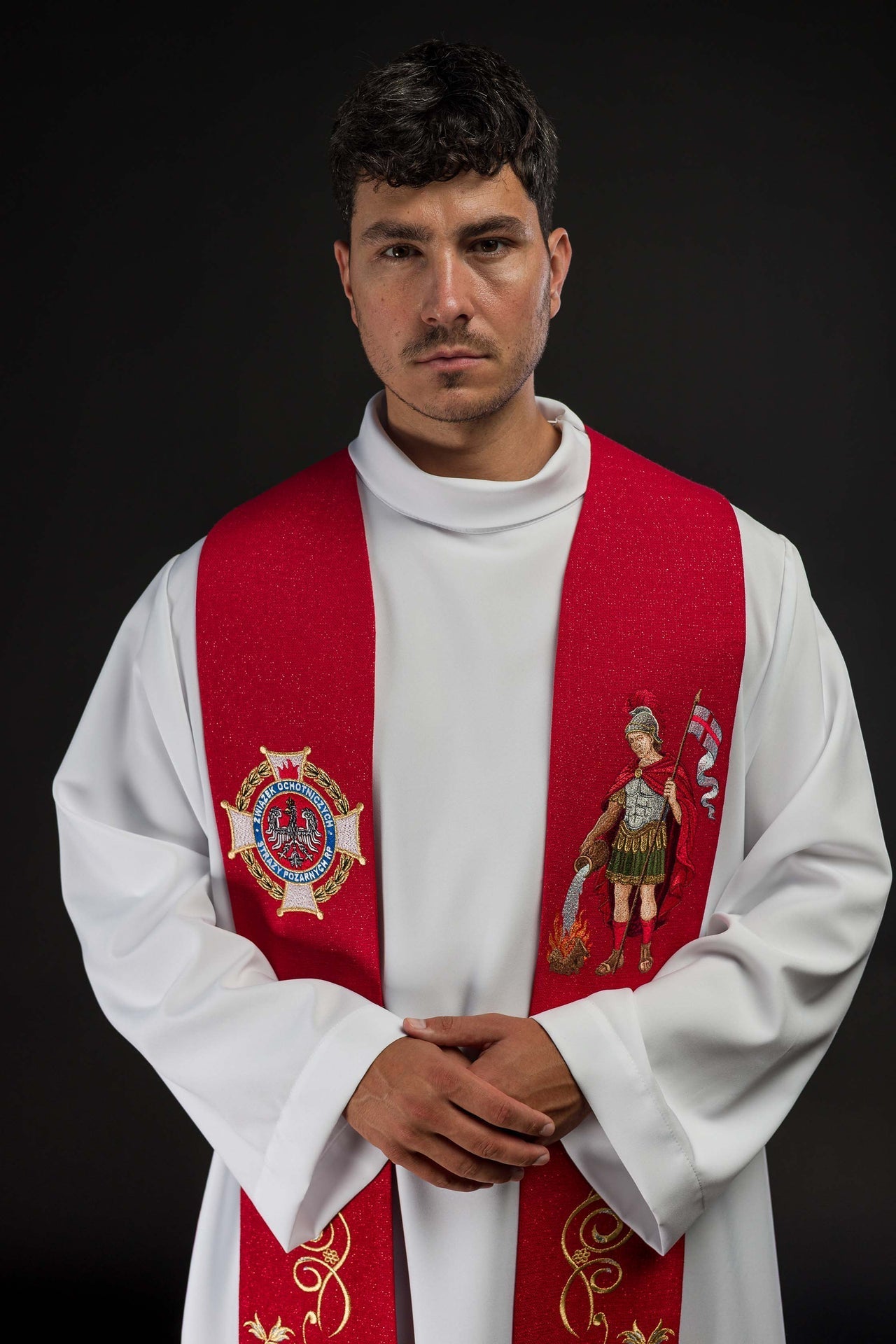 Casula verde riccamente ricamata decorata con pietre KSW2/008/02/71 - PERILPRETE.IT