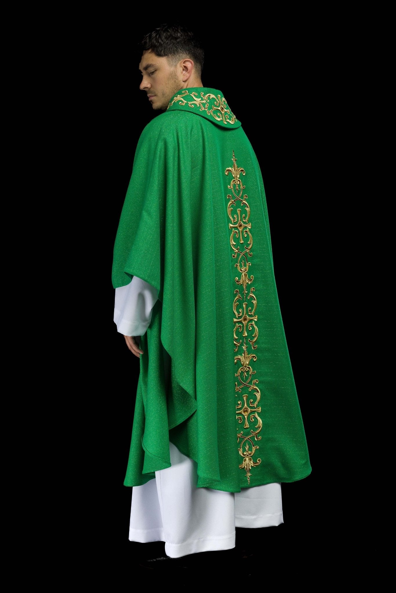 Casula Verde riccamente ricamata e decorata con pietre LE/7014/01 - PERILPRETE.IT
