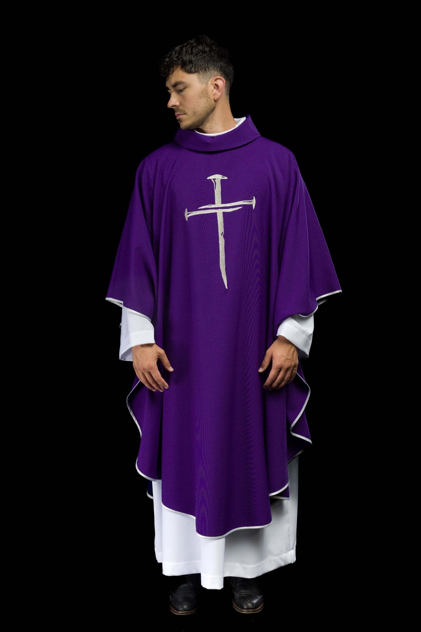Casula Viola con ricamo Croce argentata Quaresima KOR/225/03/12 FIOLET - PERILPRETE.IT
