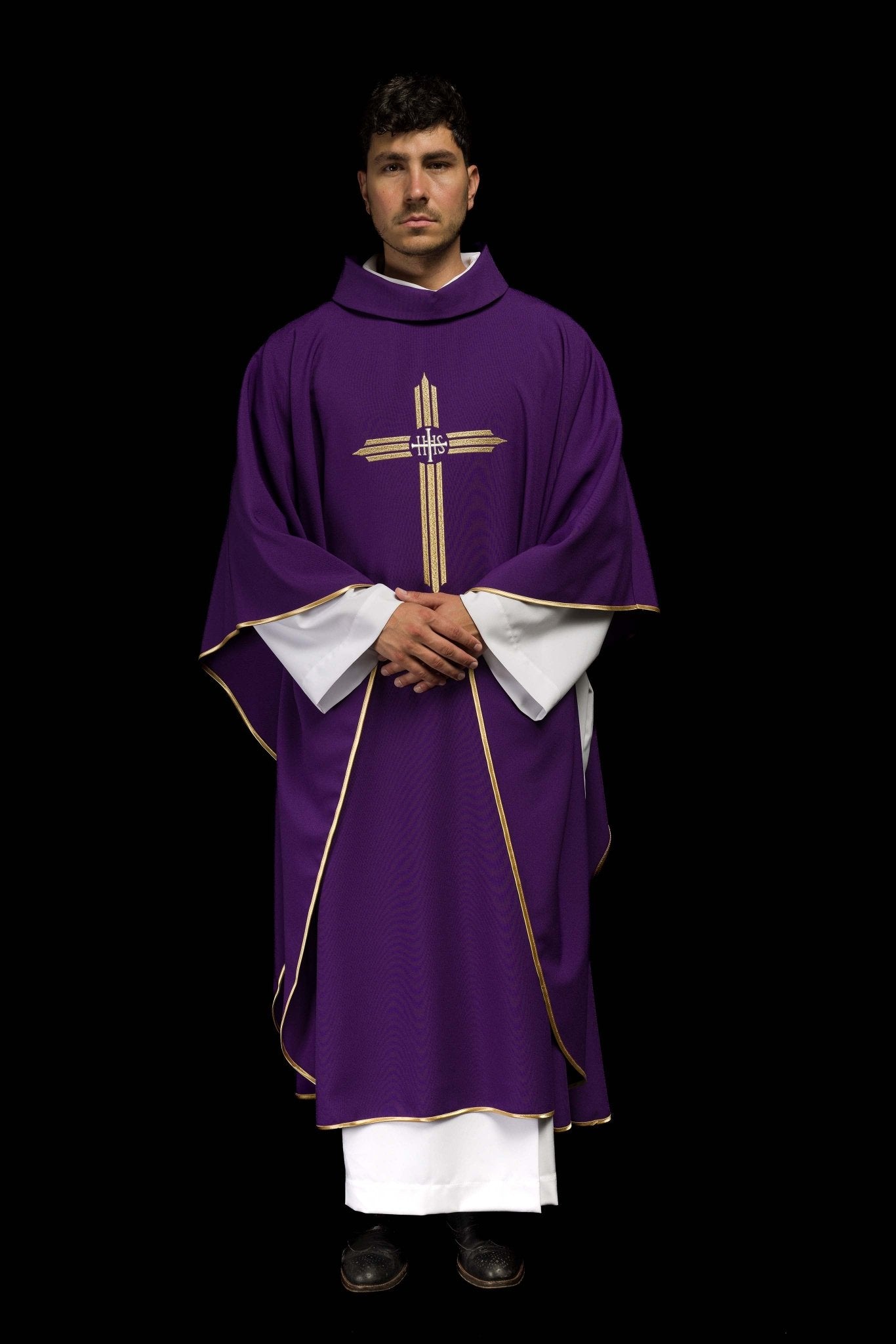 Casula Viola ricamata con Croce e IHS KOR/017/03/12 FIOLET - PERILPRETE.IT