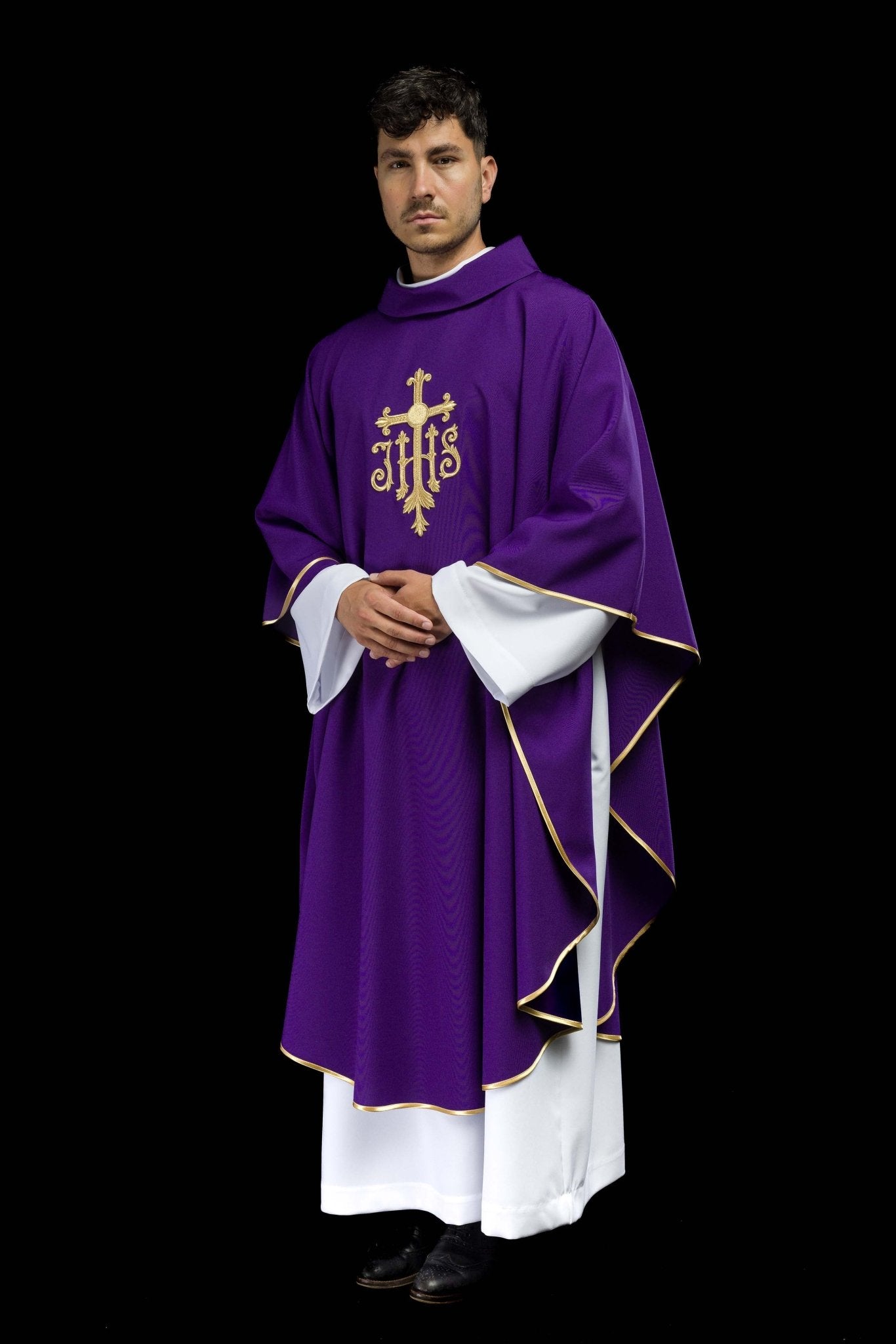 Casula Viola ricamata con croce e IHS KOR/255/03/12 - PERILPRETE.IT