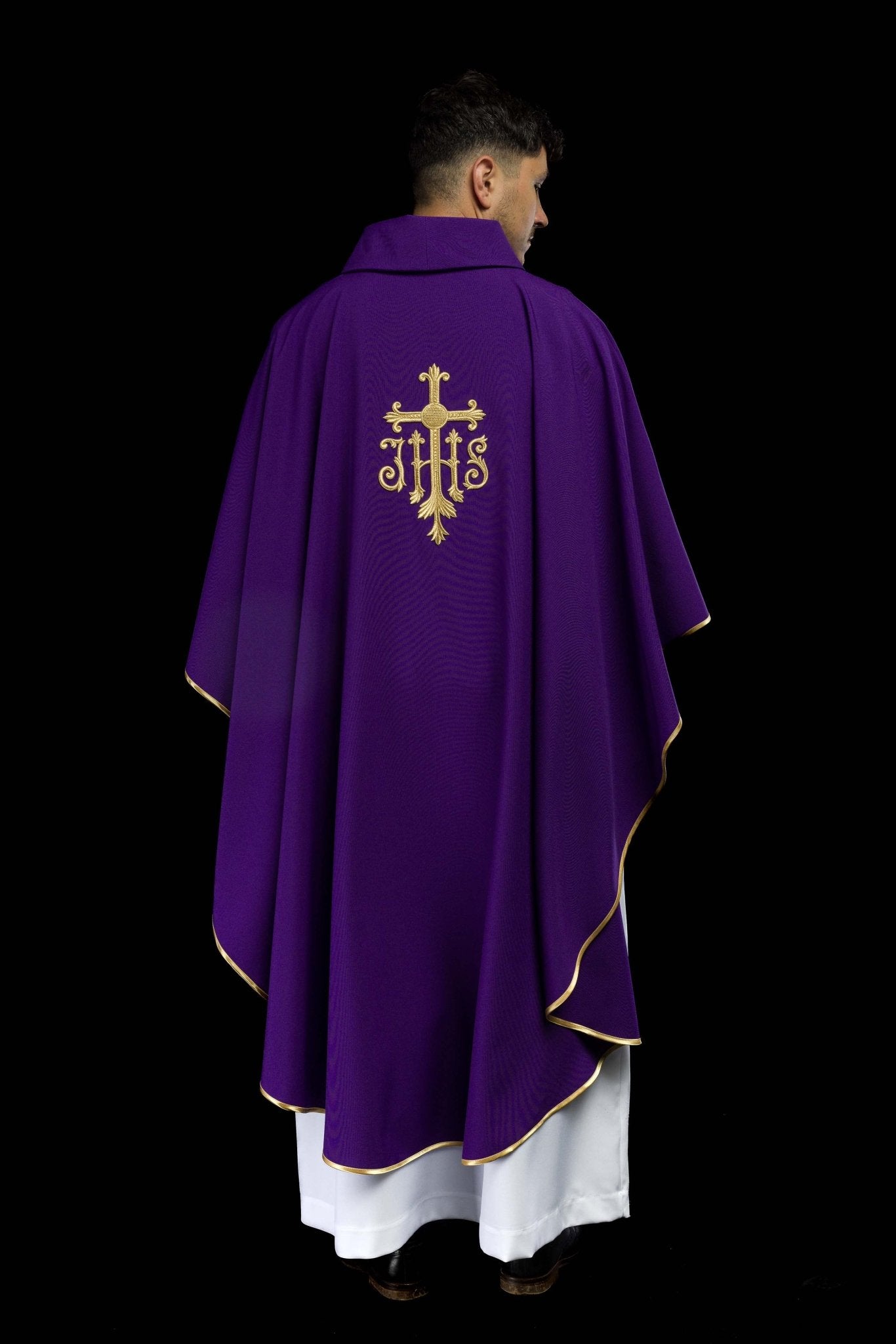 Casula Viola ricamata con croce e IHS KOR/255/03/12 - PERILPRETE.IT