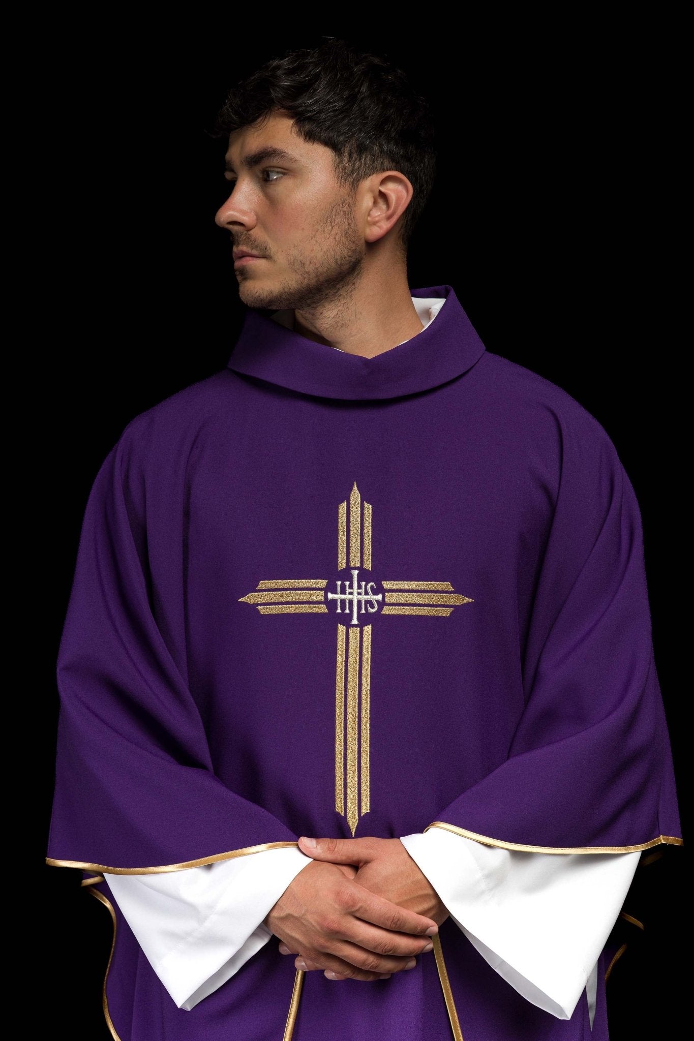 Casula Viola ricamata con Croce e IHS KOR/017/03/12 FIOLET - PERILPRETE.IT
