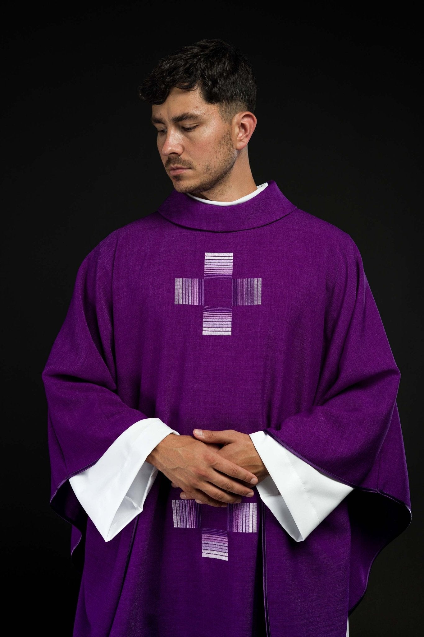 Casula viola ricamata con croci HA7033-03 FIOLET - PERILPRETE.IT