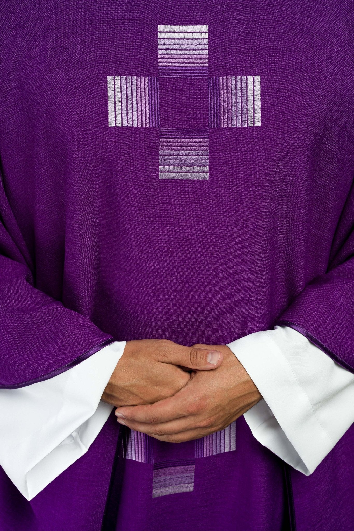 Casula viola ricamata con croci HA7033-03 FIOLET - PERILPRETE.IT