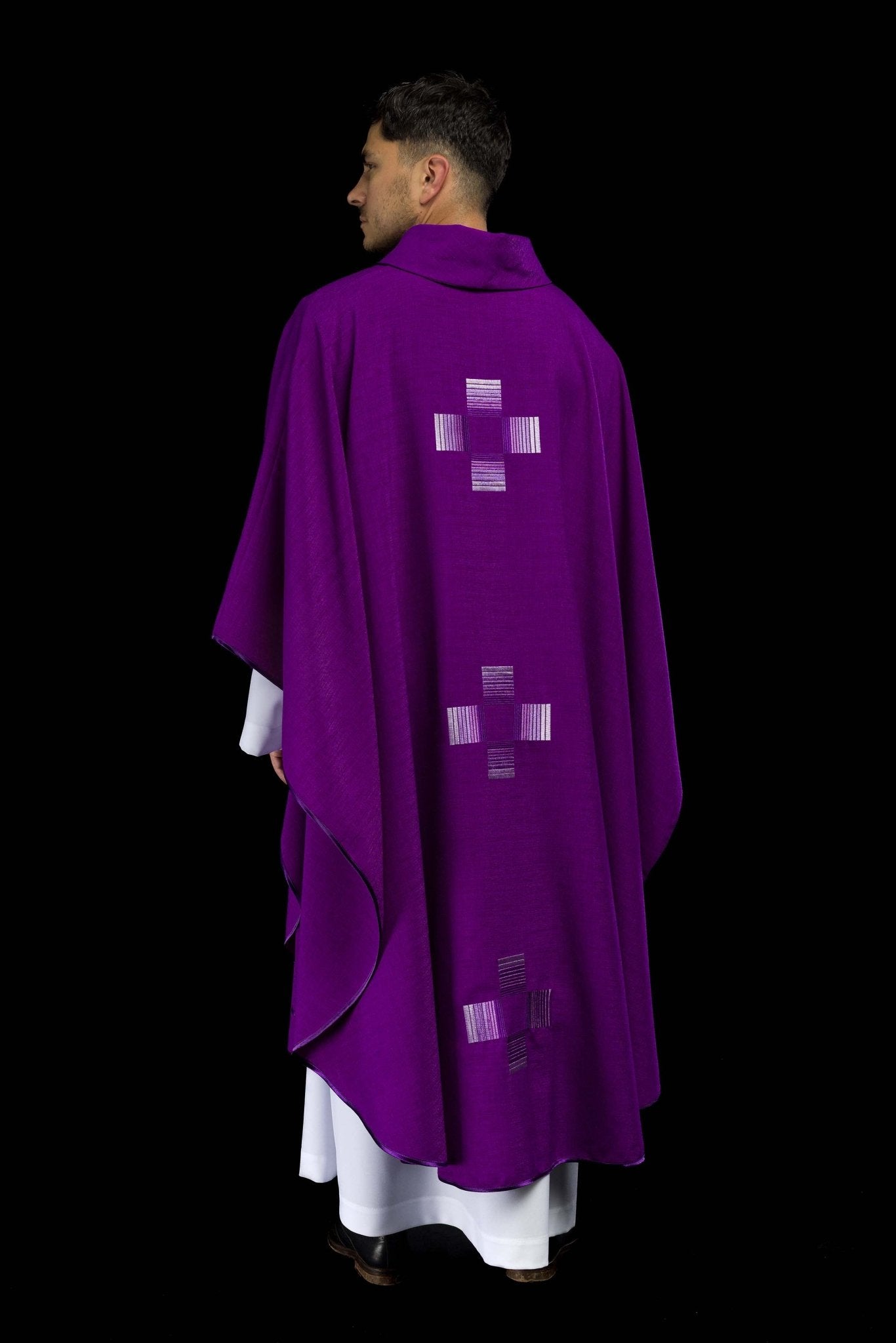 Casula viola ricamata con croci HA7033-03 FIOLET - PERILPRETE.IT
