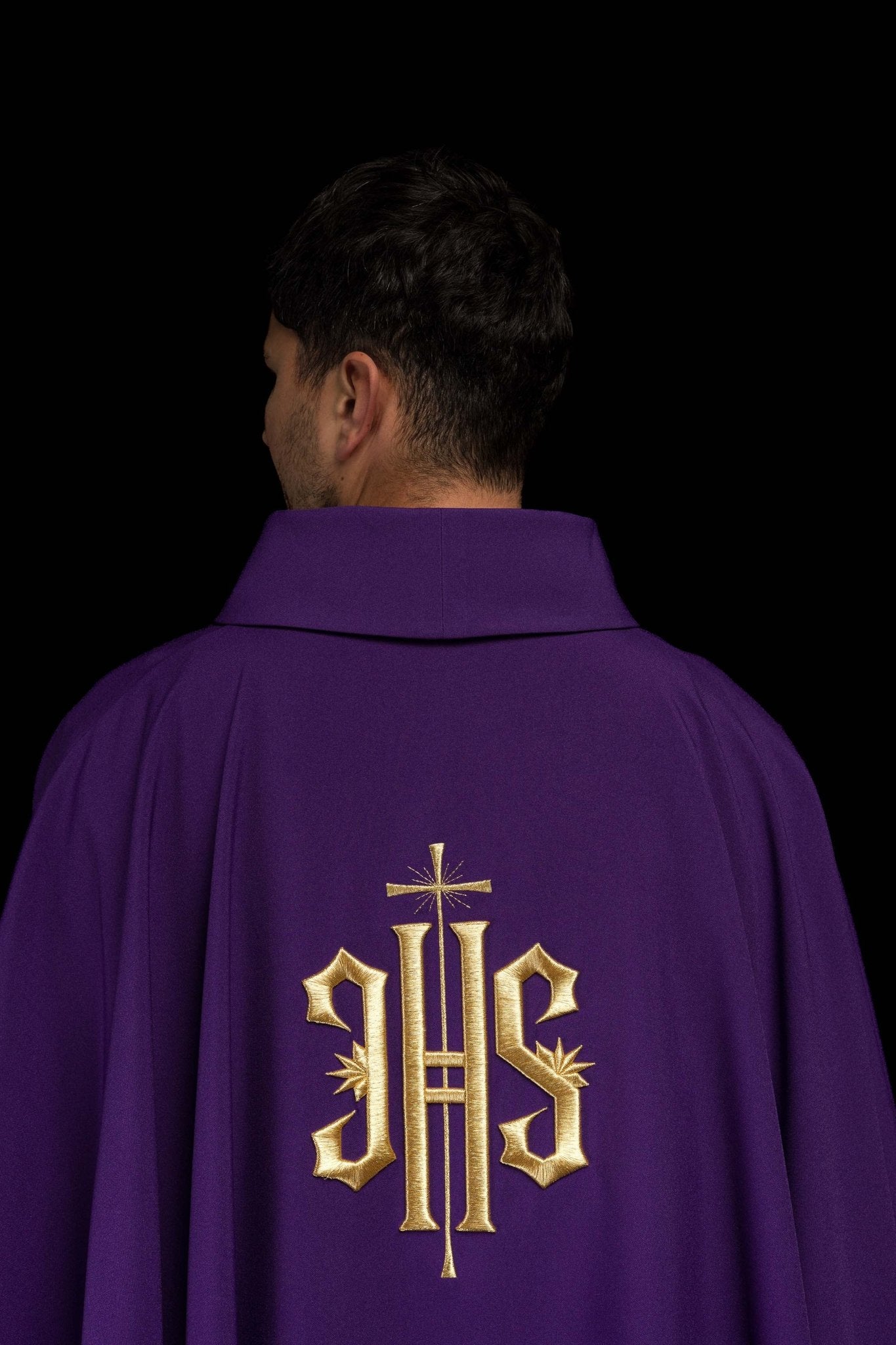 Casula Viola ricamata con motivo dorato IHS KOR/010/03/12 FIOLET - PERILPRETE.IT