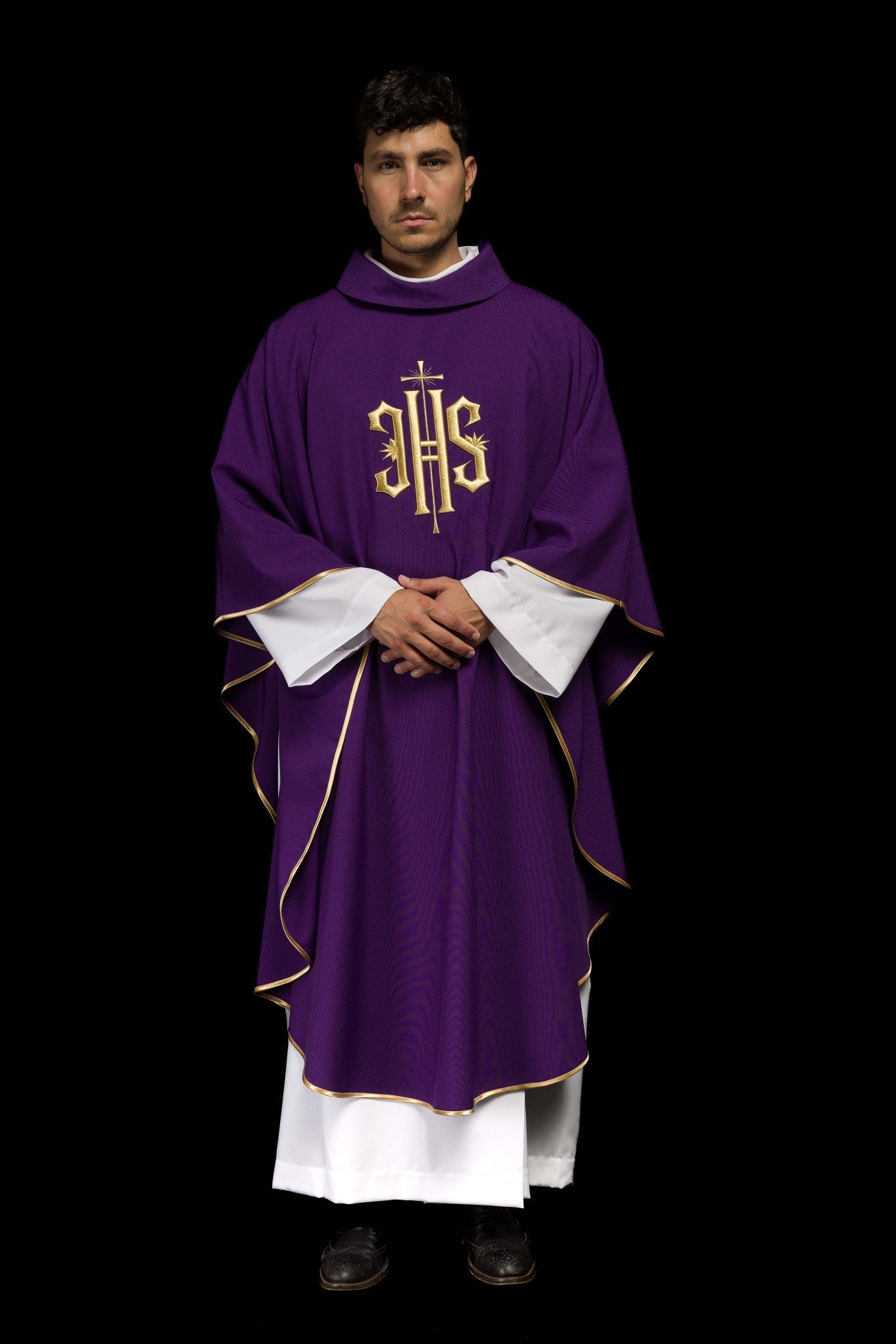 Casula Viola ricamata con motivo dorato IHS KOR/010/03/12 FIOLET - PERILPRETE.IT
