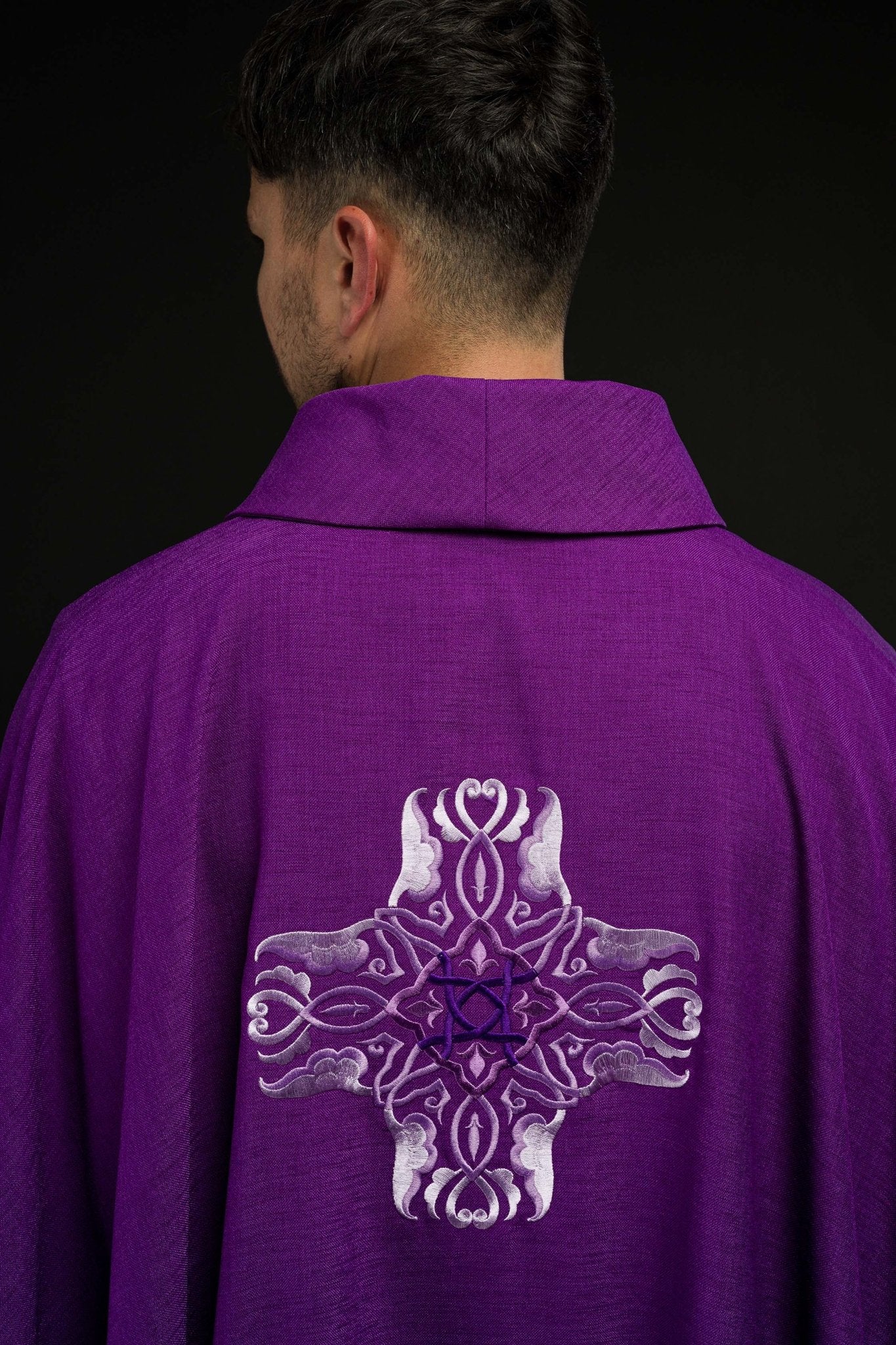 Casula Viola ricamata con simbolo della Croce HA7035-03 FIOLET - PERILPRETE.IT