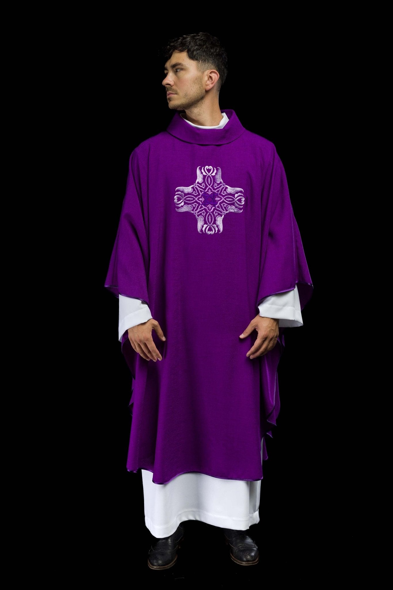 Casula Viola ricamata con simbolo della Croce HA7035-03 FIOLET - PERILPRETE.IT