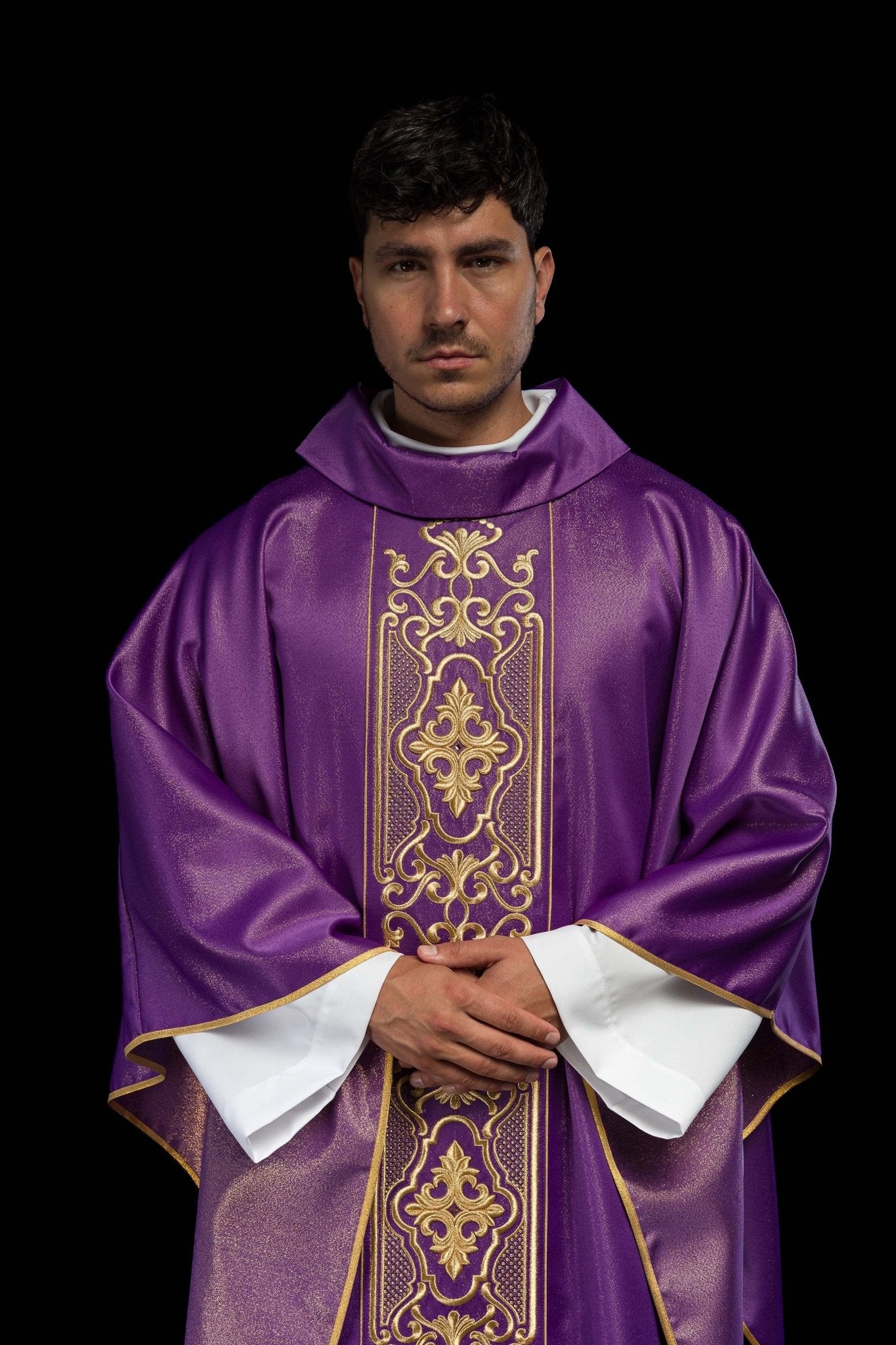Casula viola riccamente ricamata e brillante LE/7021/03 - PERILPRETE.IT