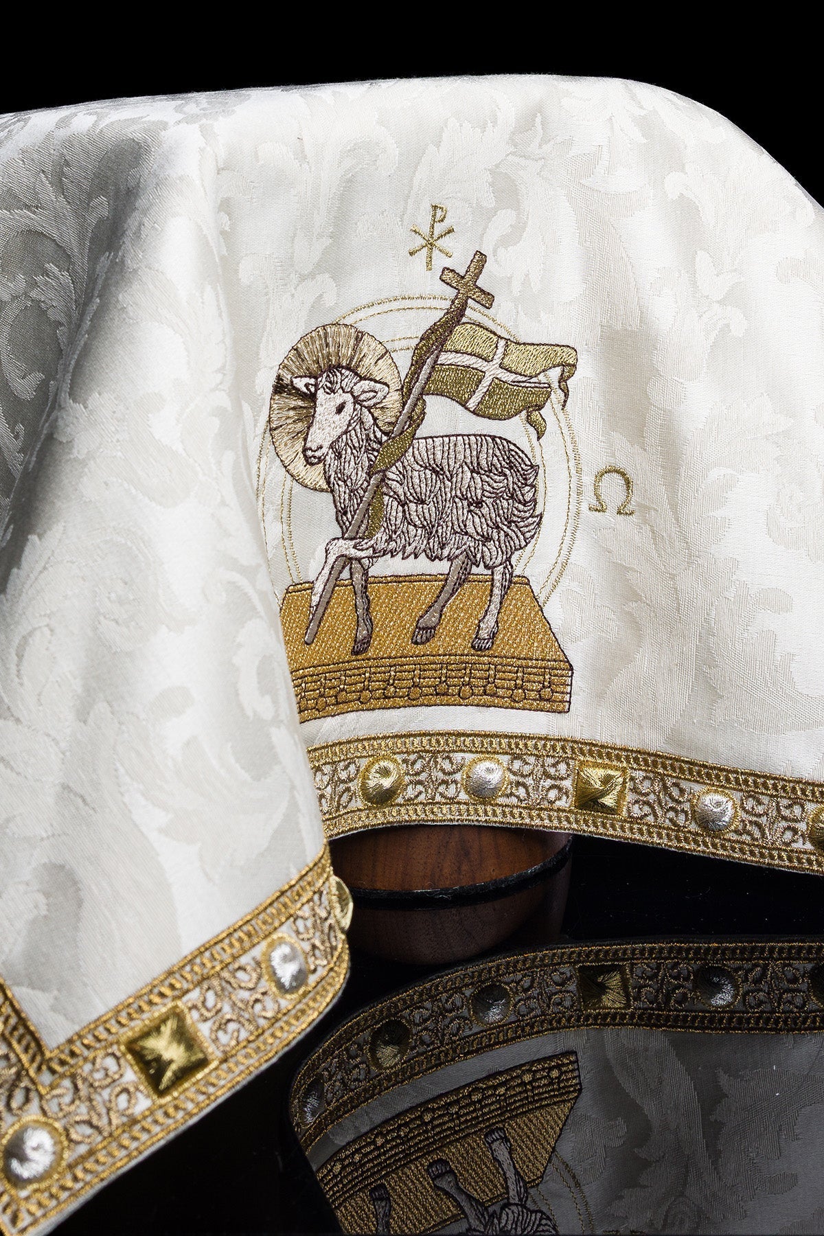 Copri calice con ricamo dell’Agnello in tessuto jacquard color ecru S-4572-05-88 50*50 - PERILPRETE.IT