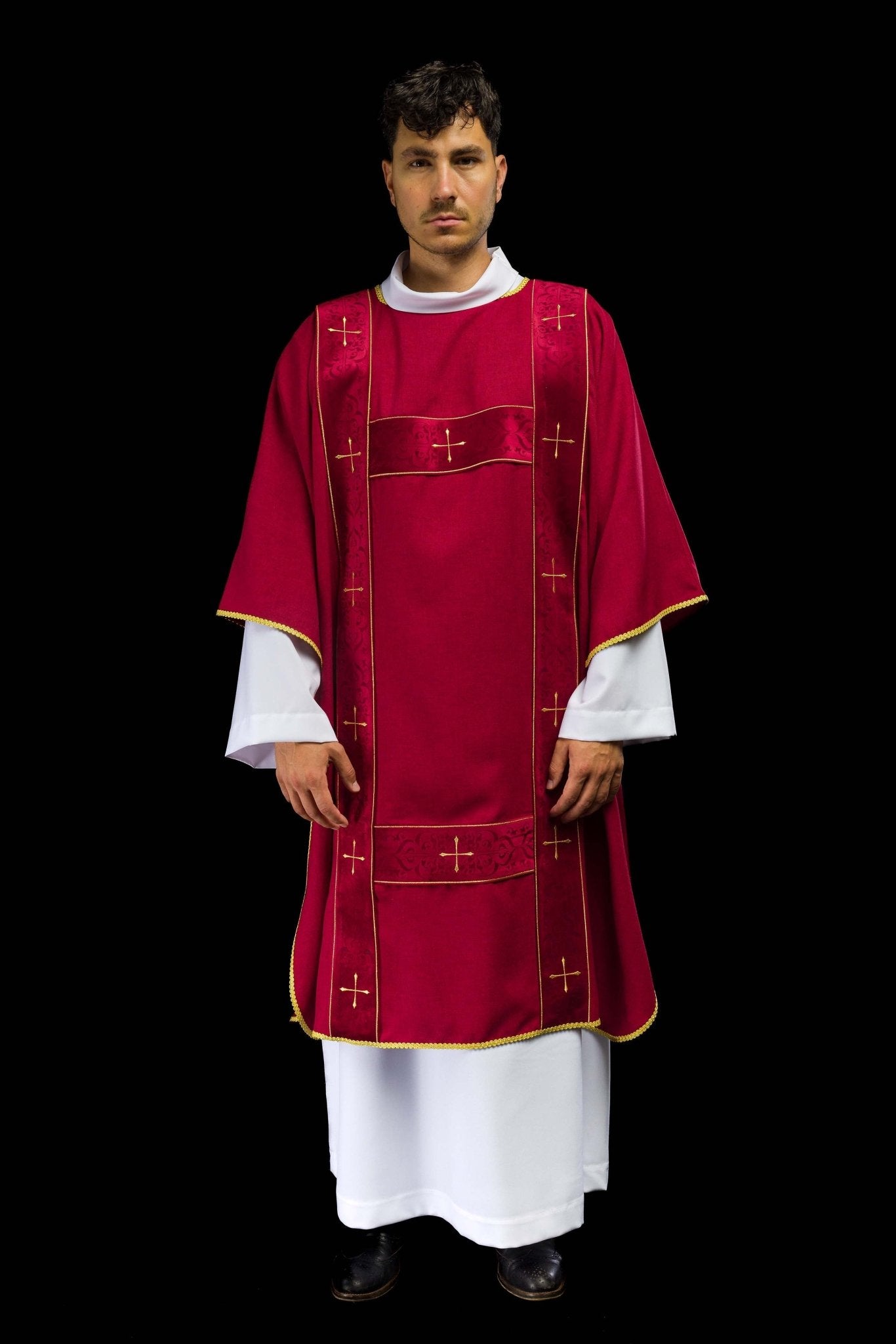 Dalmatica con fasce in velluto e croci dorate ricamate rossa LE/1073/02/B - PERILPRETE.IT