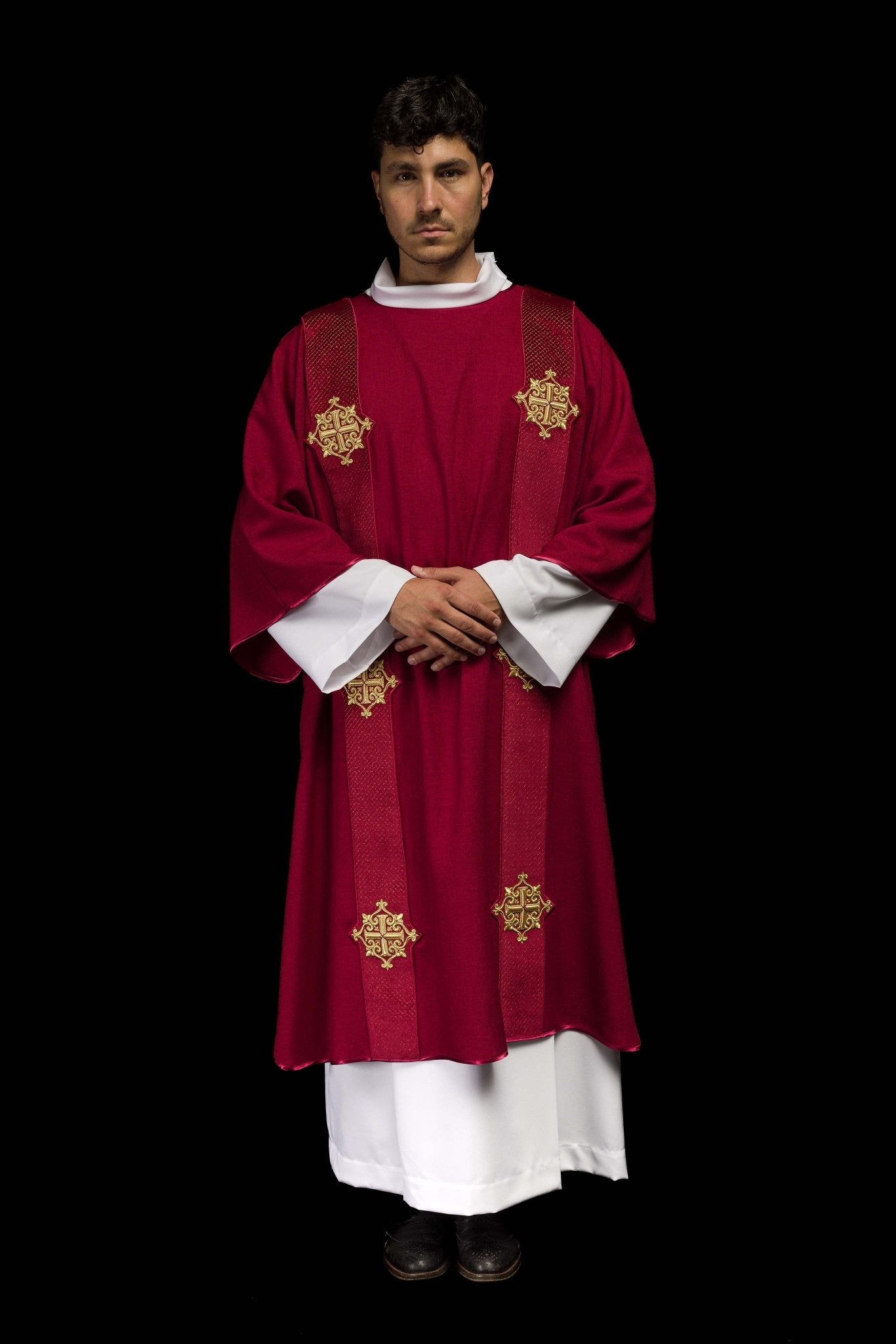Dalmatica rossa con bande in velluto e simboli della Croce LE/1030/02/B - PERILPRETE.IT