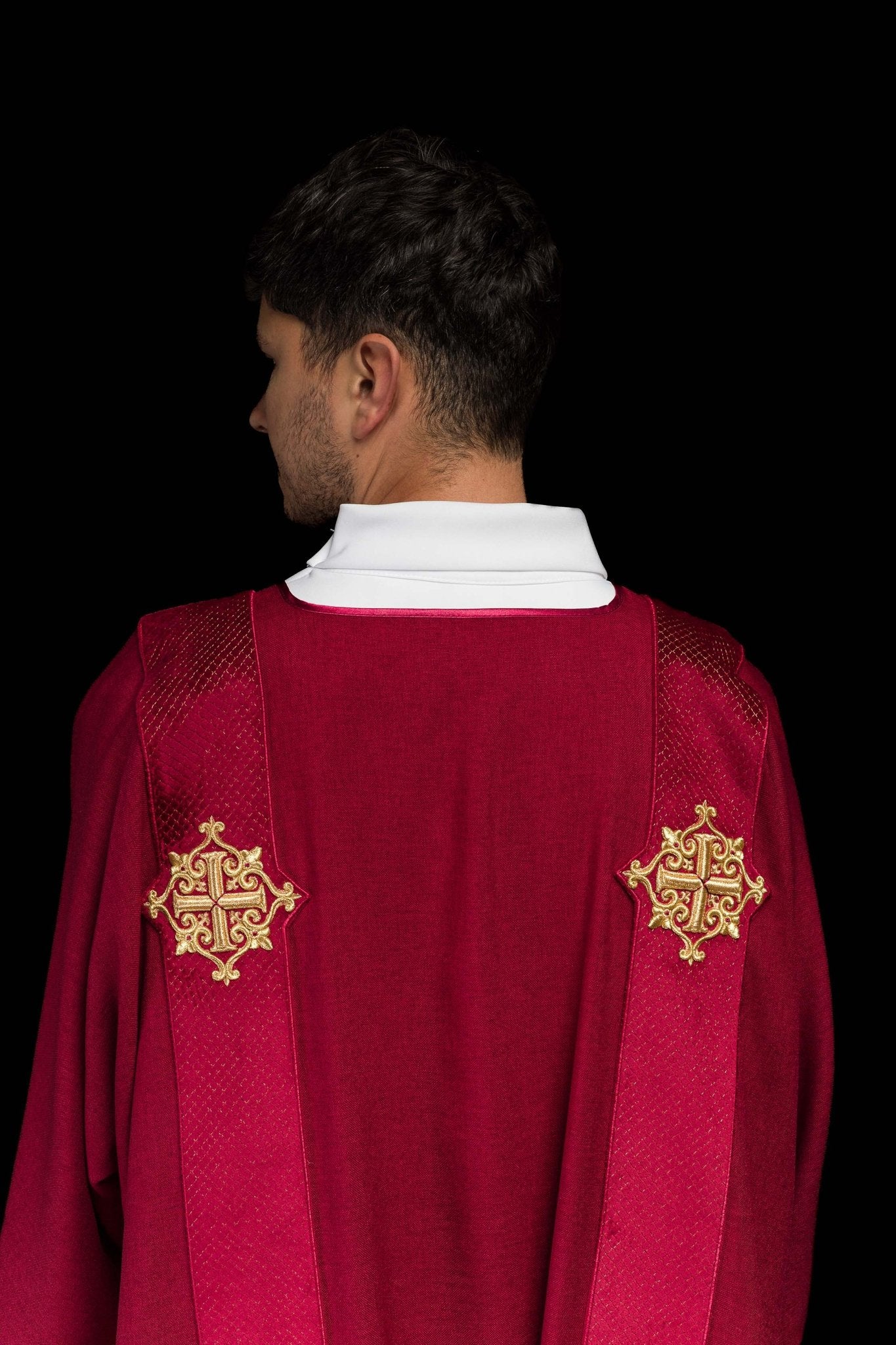 Dalmatica rossa con bande in velluto e simboli della Croce LE/1030/02/B - PERILPRETE.IT