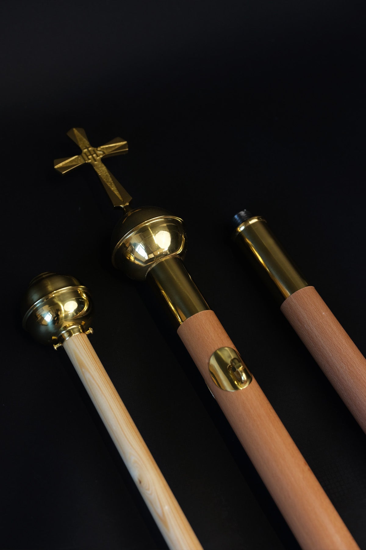 Asta per stendardo liturgico in legno chiaro