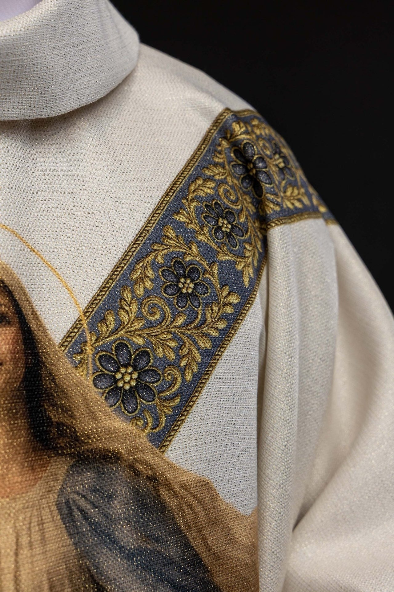 Ornat drukowany z wizerunkiem Matki Bożej Wniebowziętej