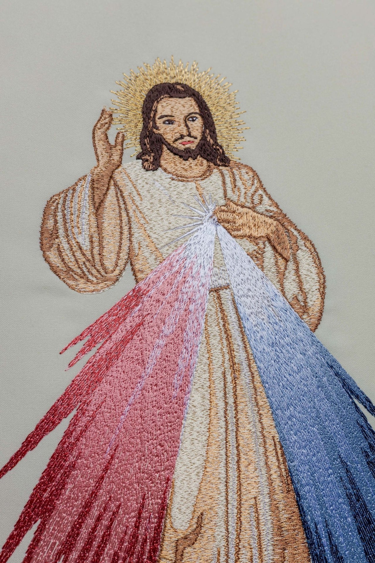 Ornat Haftowany Jezus Miłosierny i IHS ecru