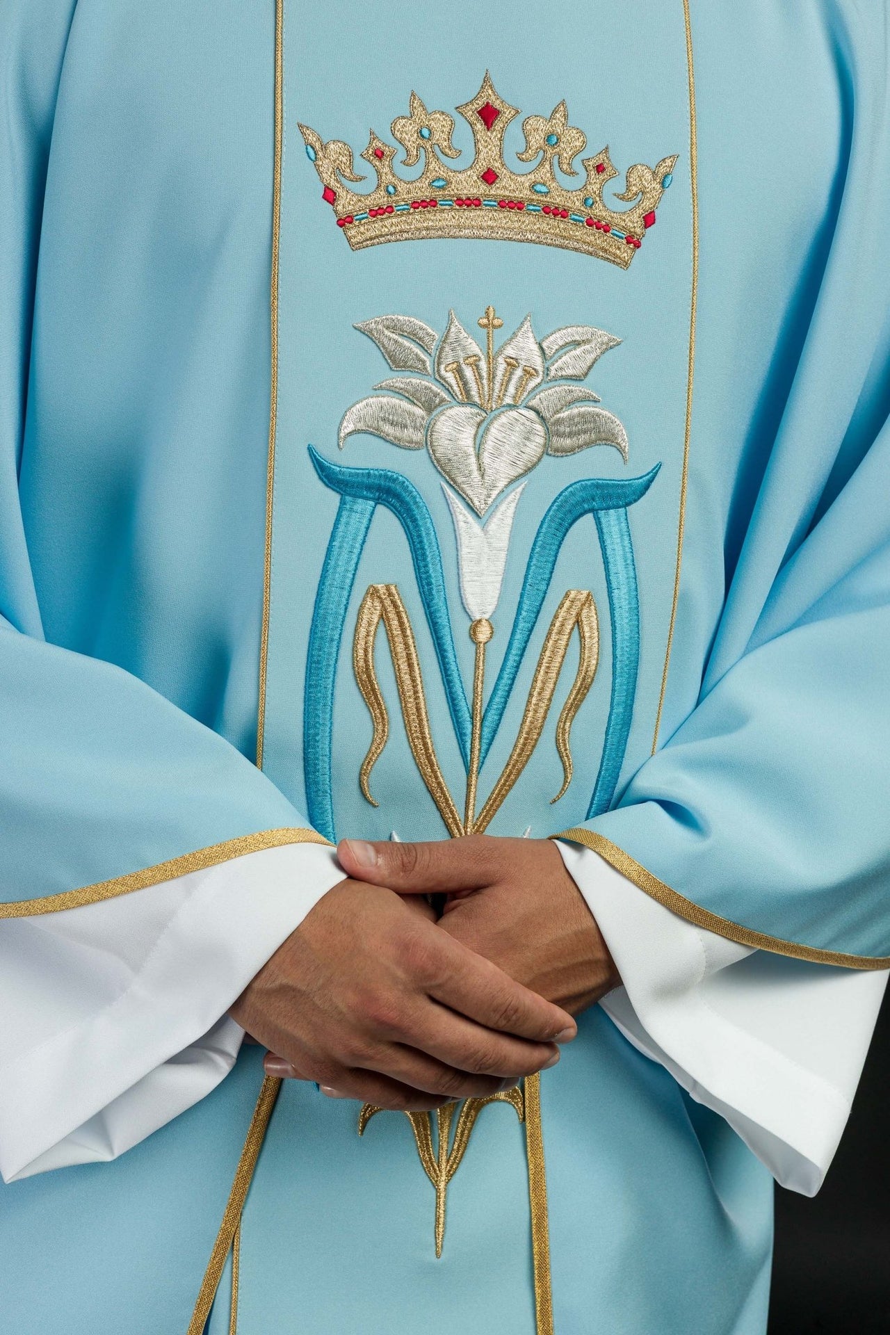 Ornat liturgiczny Maryjny haftowany z koroną Niebieski