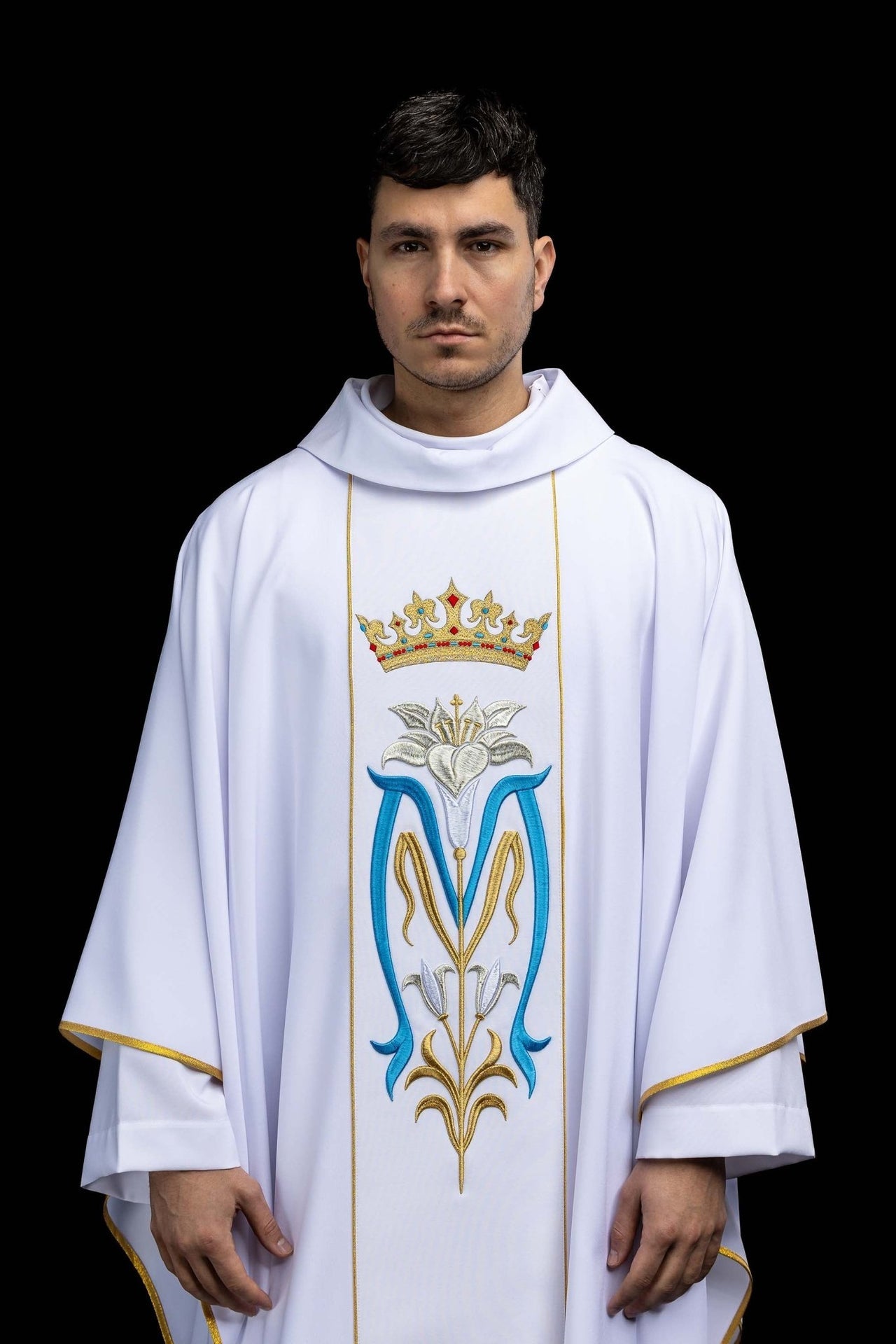 Ornat liturgiczny Maryjny haftowany z koroną w kolorze białym