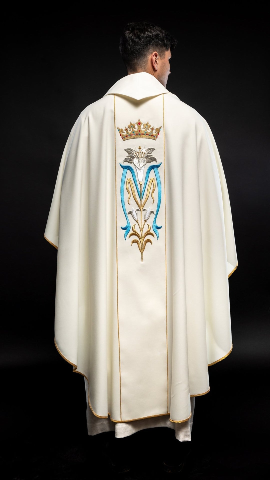 Ornat liturgiczny Maryjny haftowany z koroną w kolorze ecru