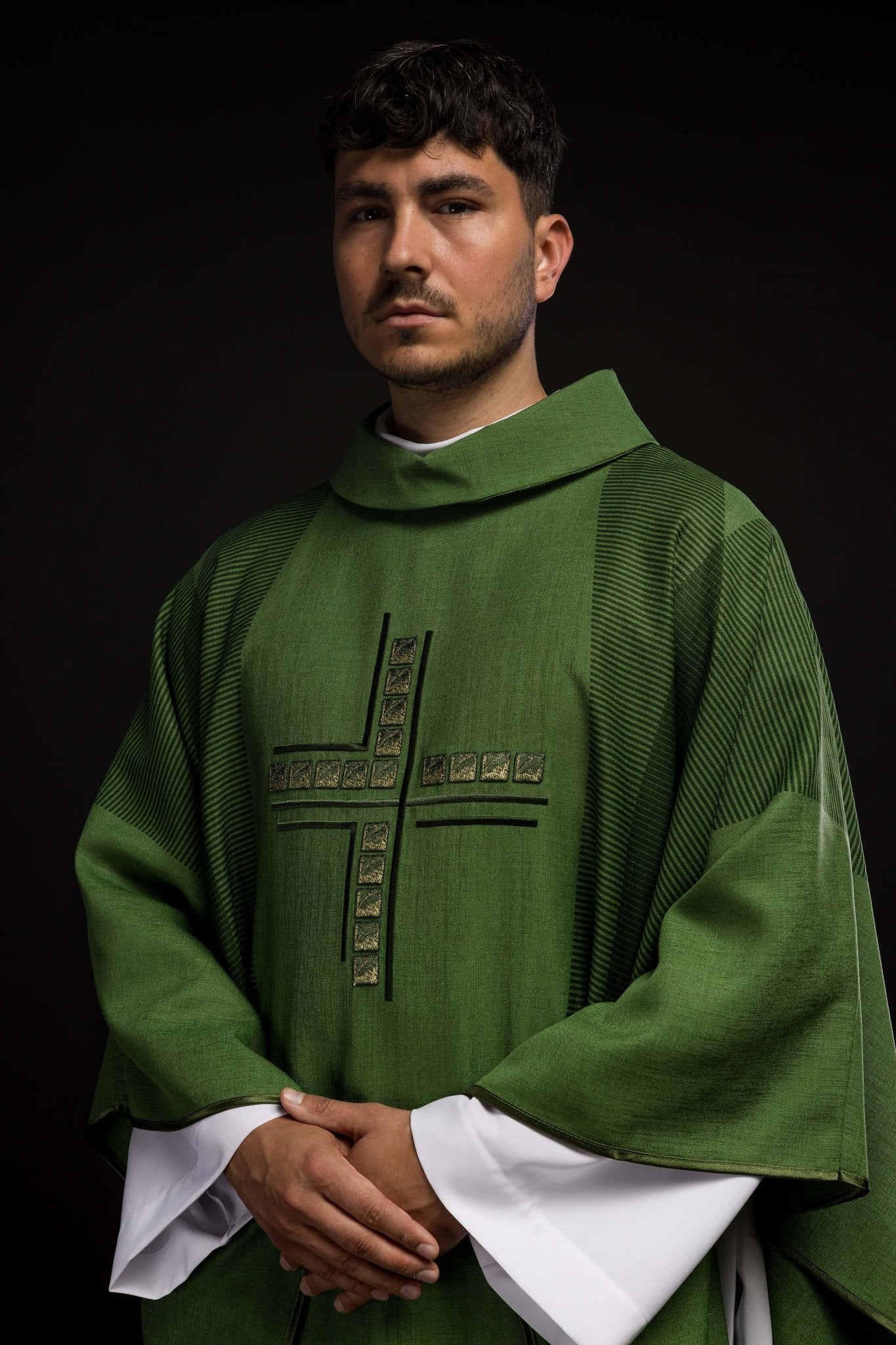 Ornato liturgico verde con croce HA7036 - 01 ZIELONY - PERILPRETE.IT