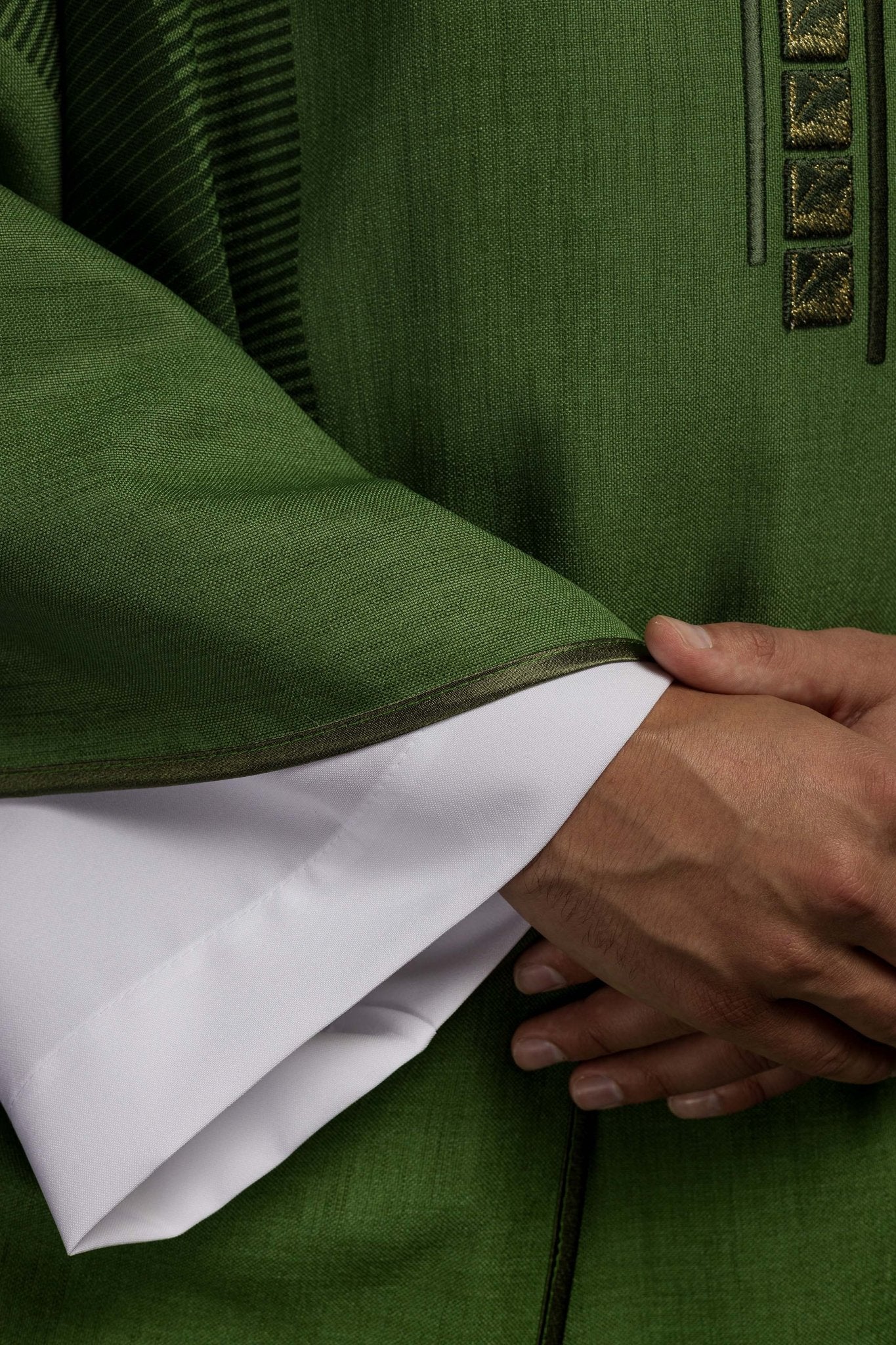 Ornato liturgico verde con croce HA7036 - 01 ZIELONY - PERILPRETE.IT