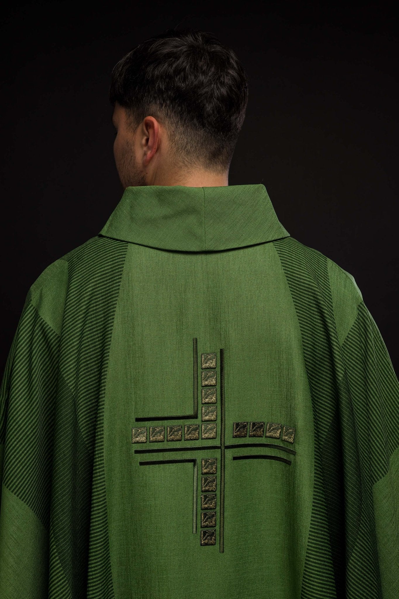Ornato liturgico verde con croce HA7036 - 01 ZIELONY - PERILPRETE.IT